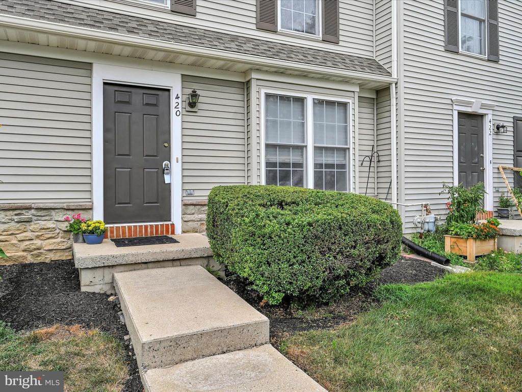 Photo of 420 Banyan Circle Drive, Lancaster, PA 17603 (MLS # PALA2053418)