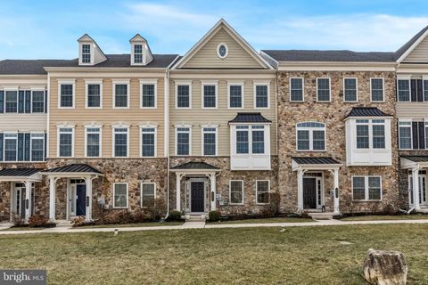 Homes For Sale - 405 Gladstone Court<br/> MALVERN, PA 19355