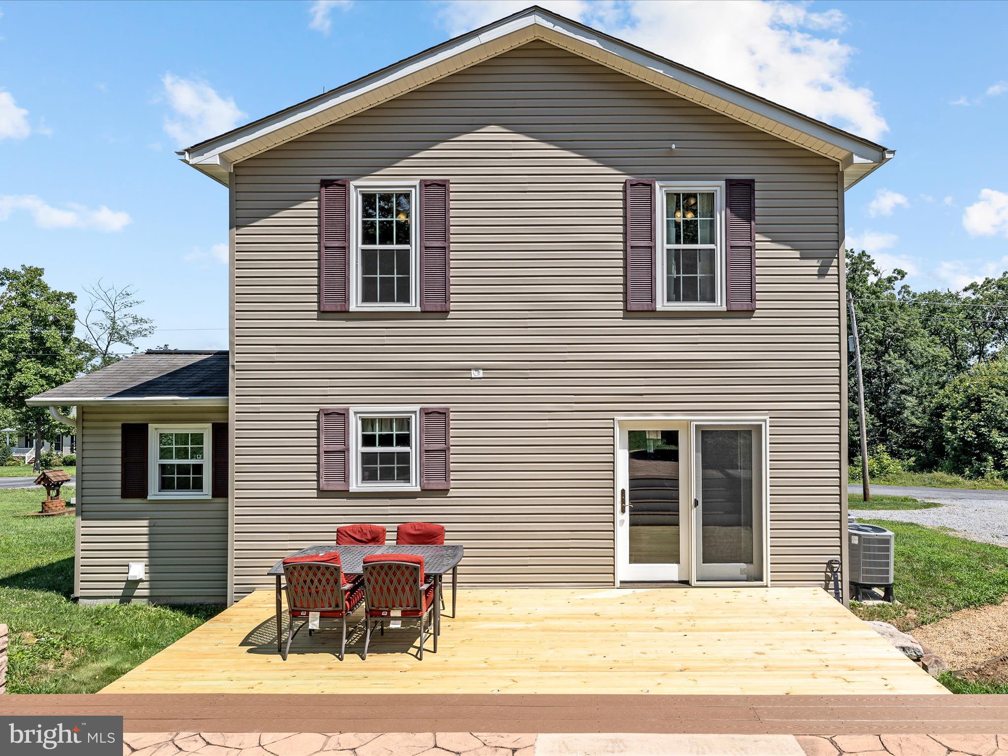 300 GRAYWOLF TRAIL