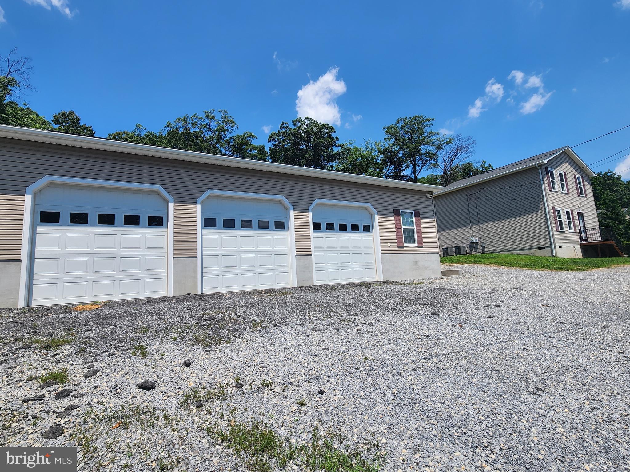 300 GRAYWOLF TRAIL