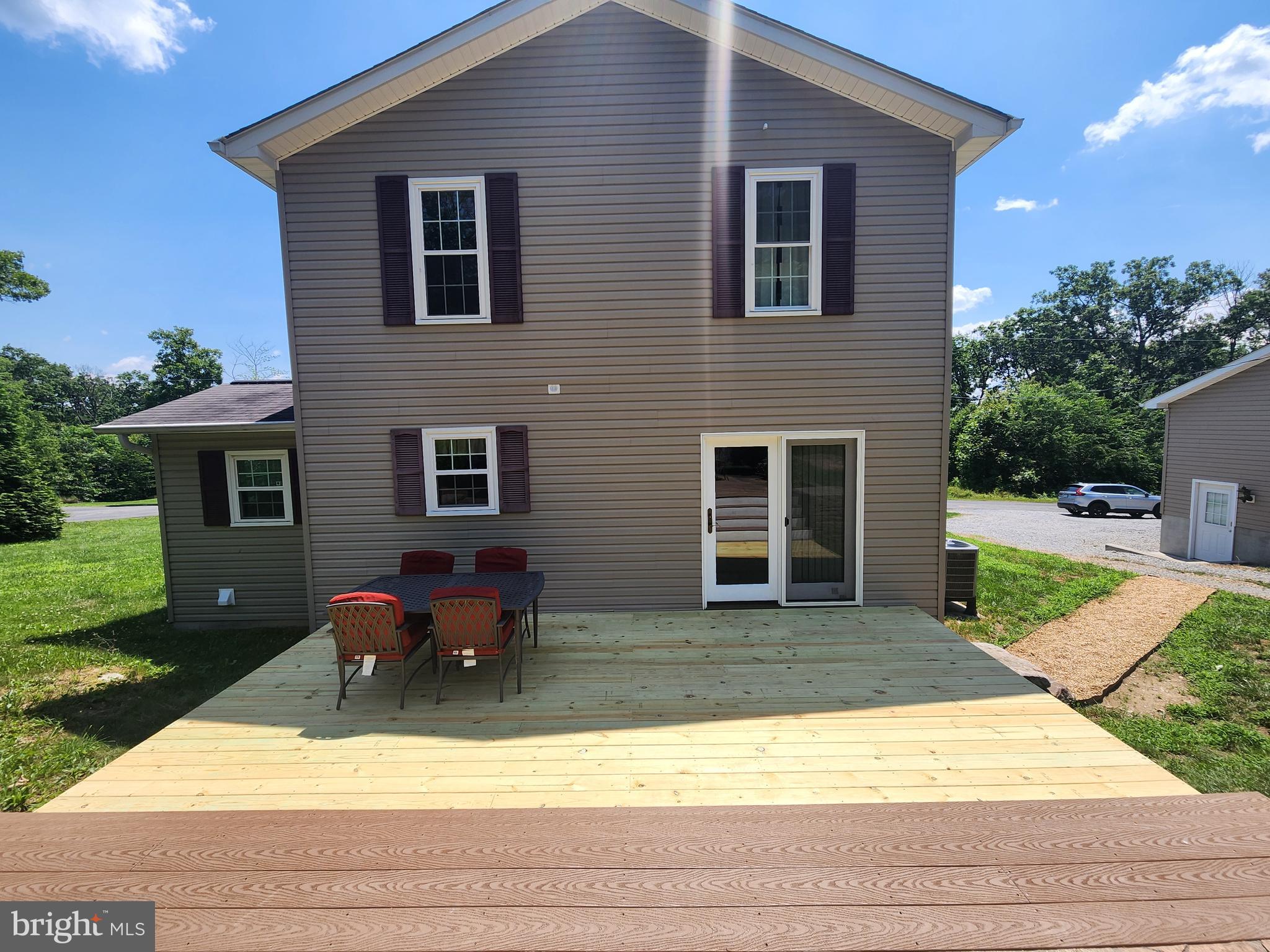 300 GRAYWOLF TRAIL