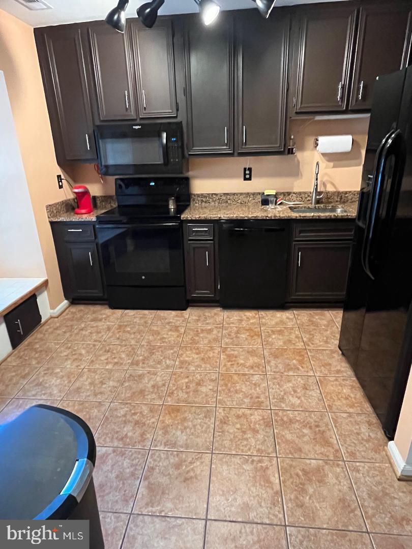 1470 ORLEANS COURT
