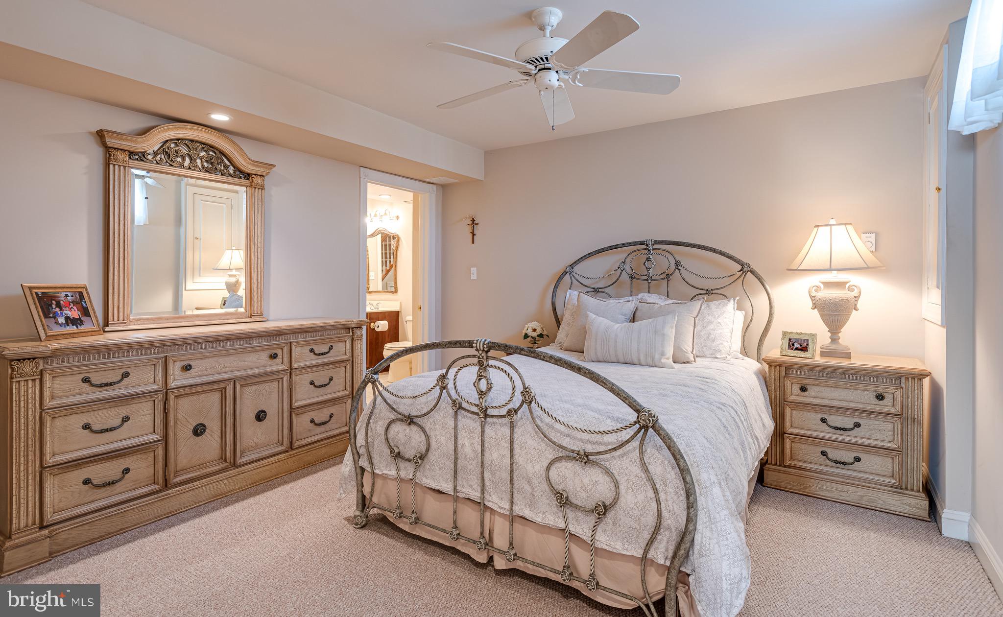 ROSE TREE ESTS - Residential