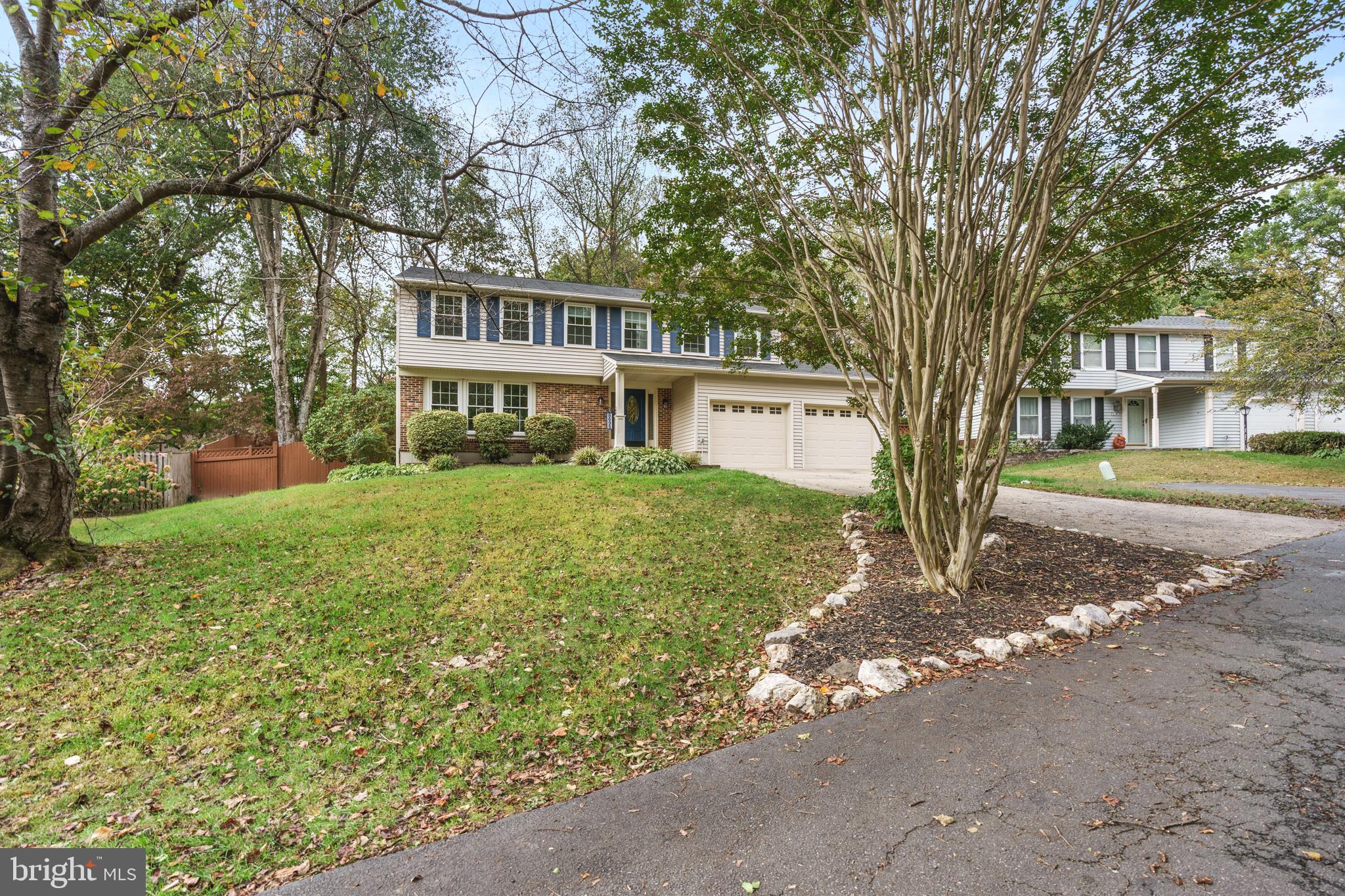 8695 YOUNG COURT