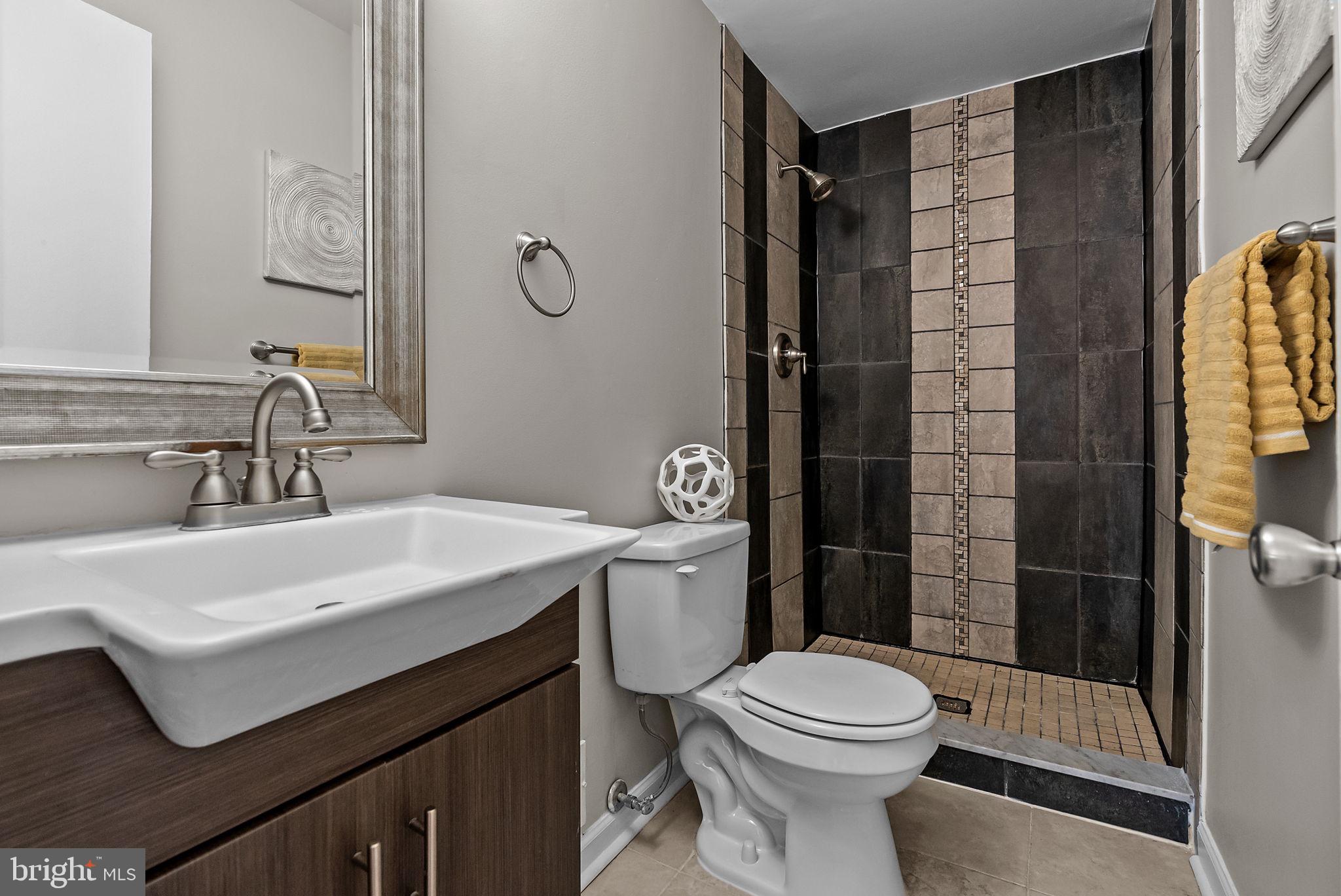 OLDE COLONIAL GREENE - Residential Lease