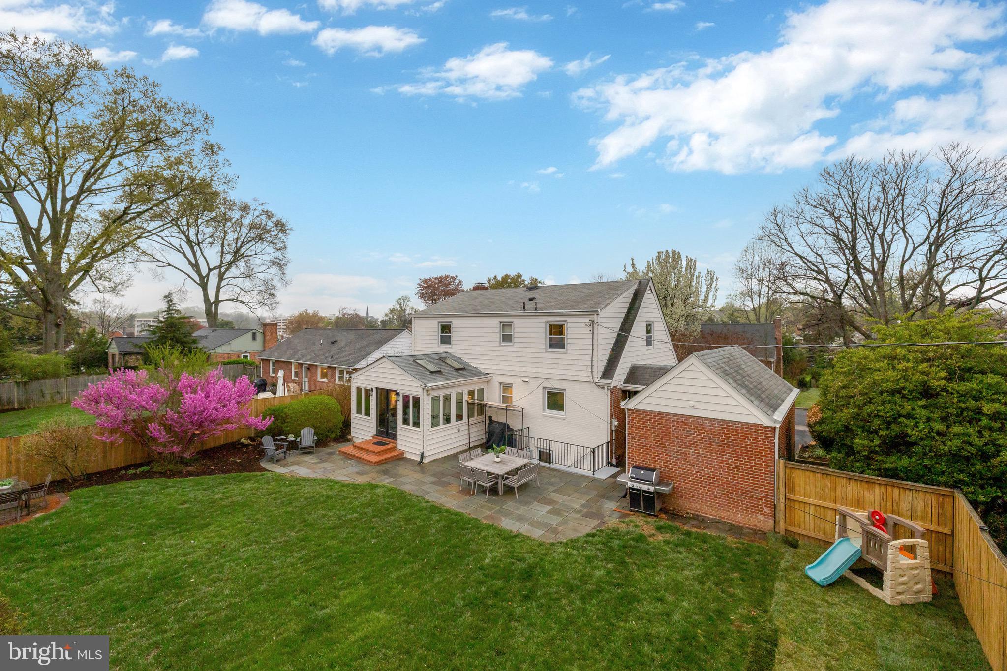 HILLWOOD - Residential