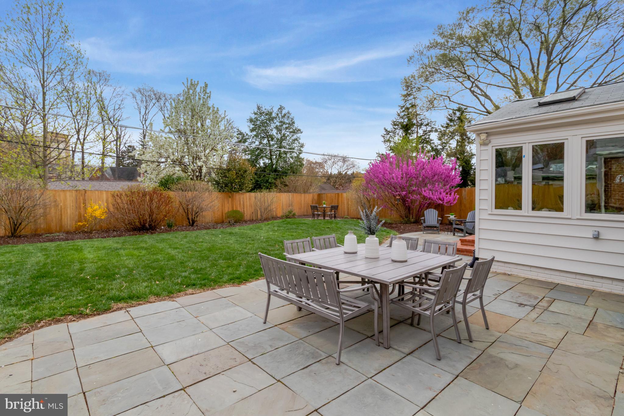 HILLWOOD - Residential