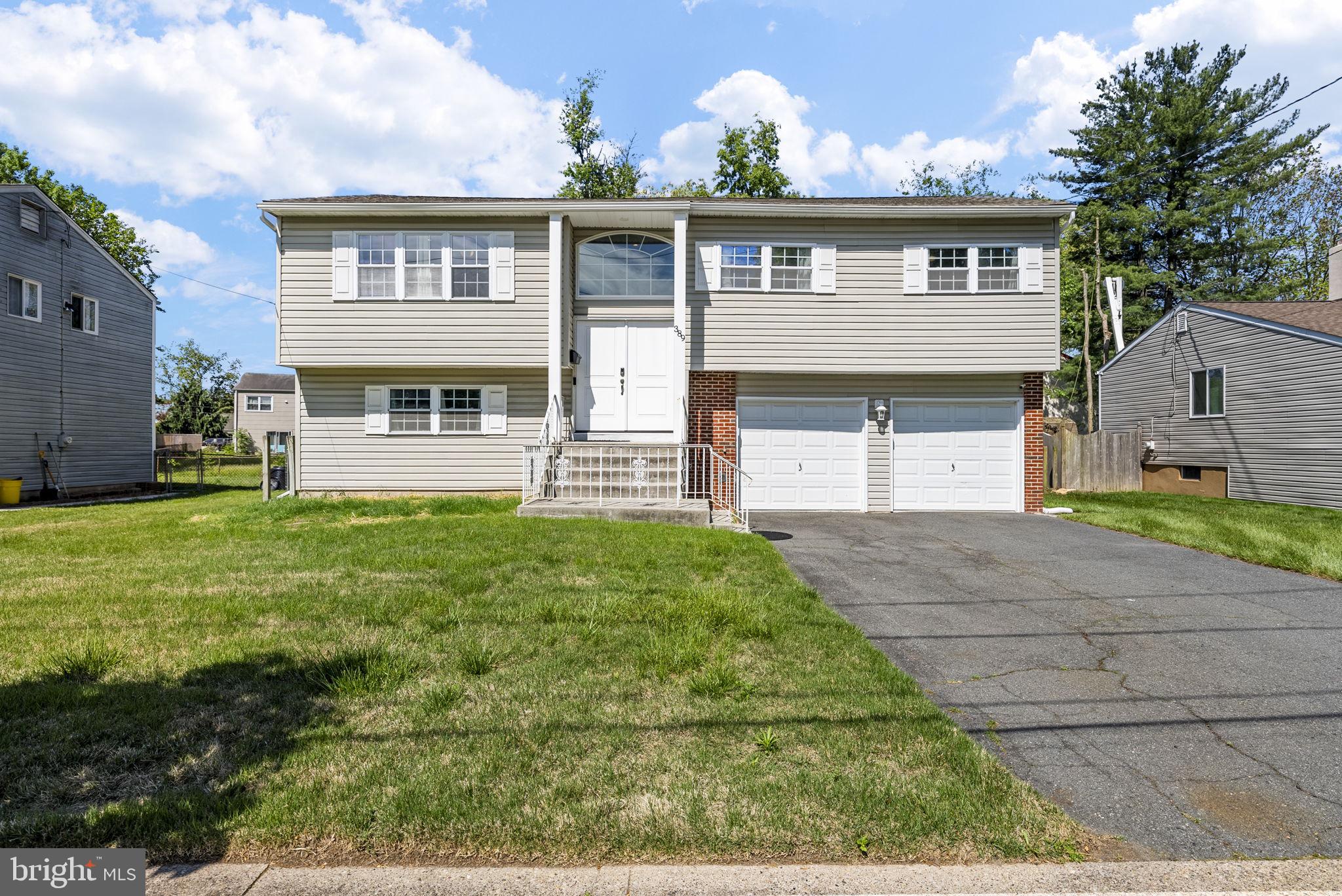 389 REGINA AVENUE