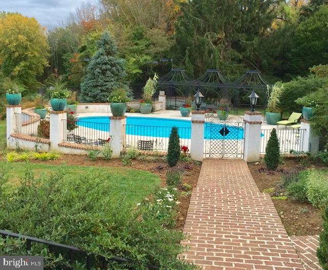 BRYN MAWR - Residential