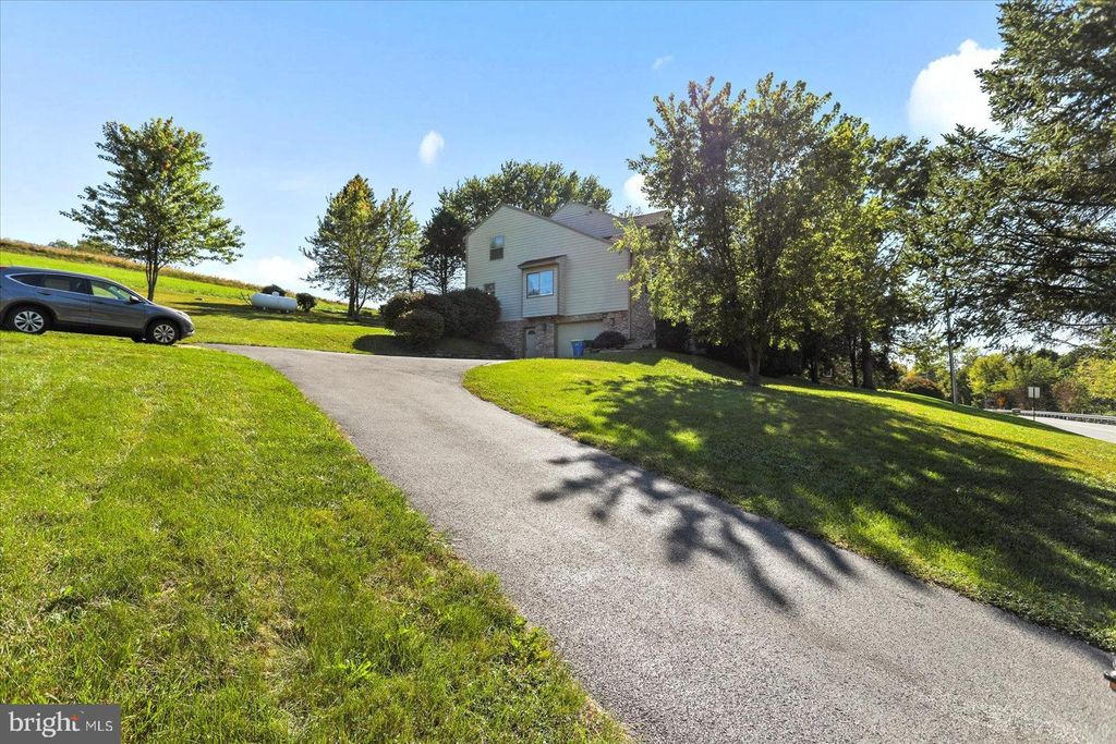 Photo of 160 Church Street, SEVEN VALLEYS, PA 17360 (MLS # PAYK2090104)