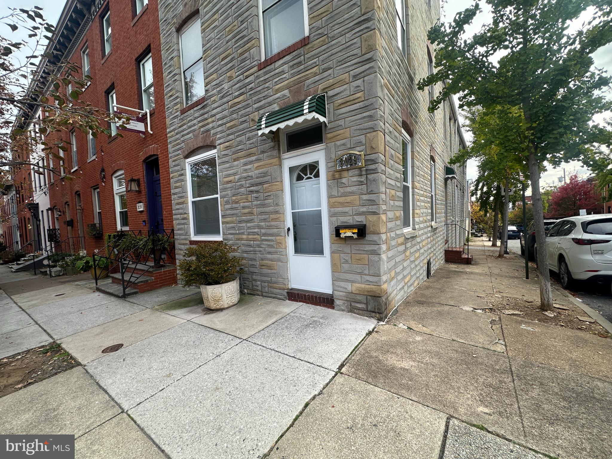 2029 E LOMBARD STREET 1