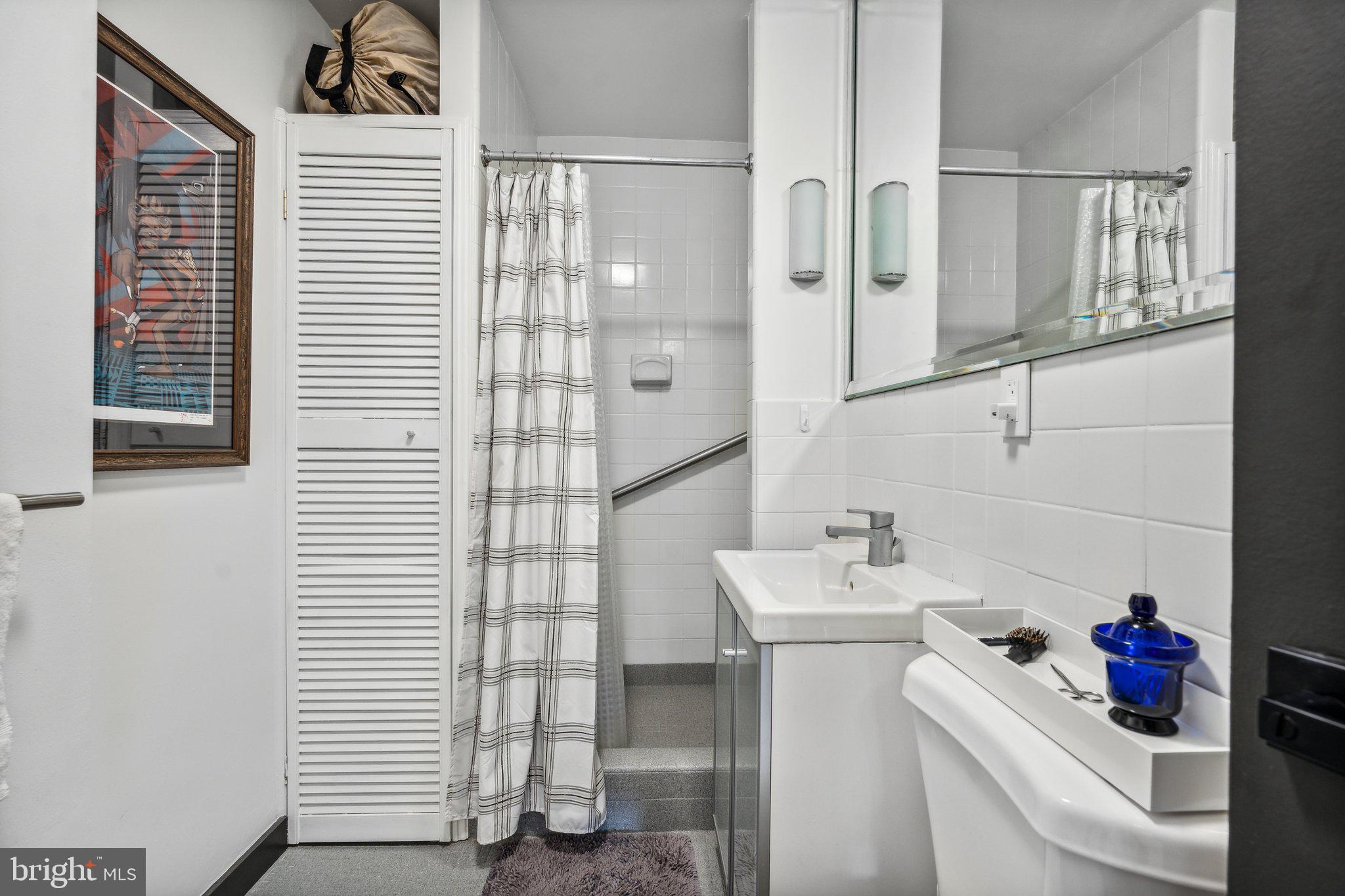 LAKE ANNE OF RESTON - Residential