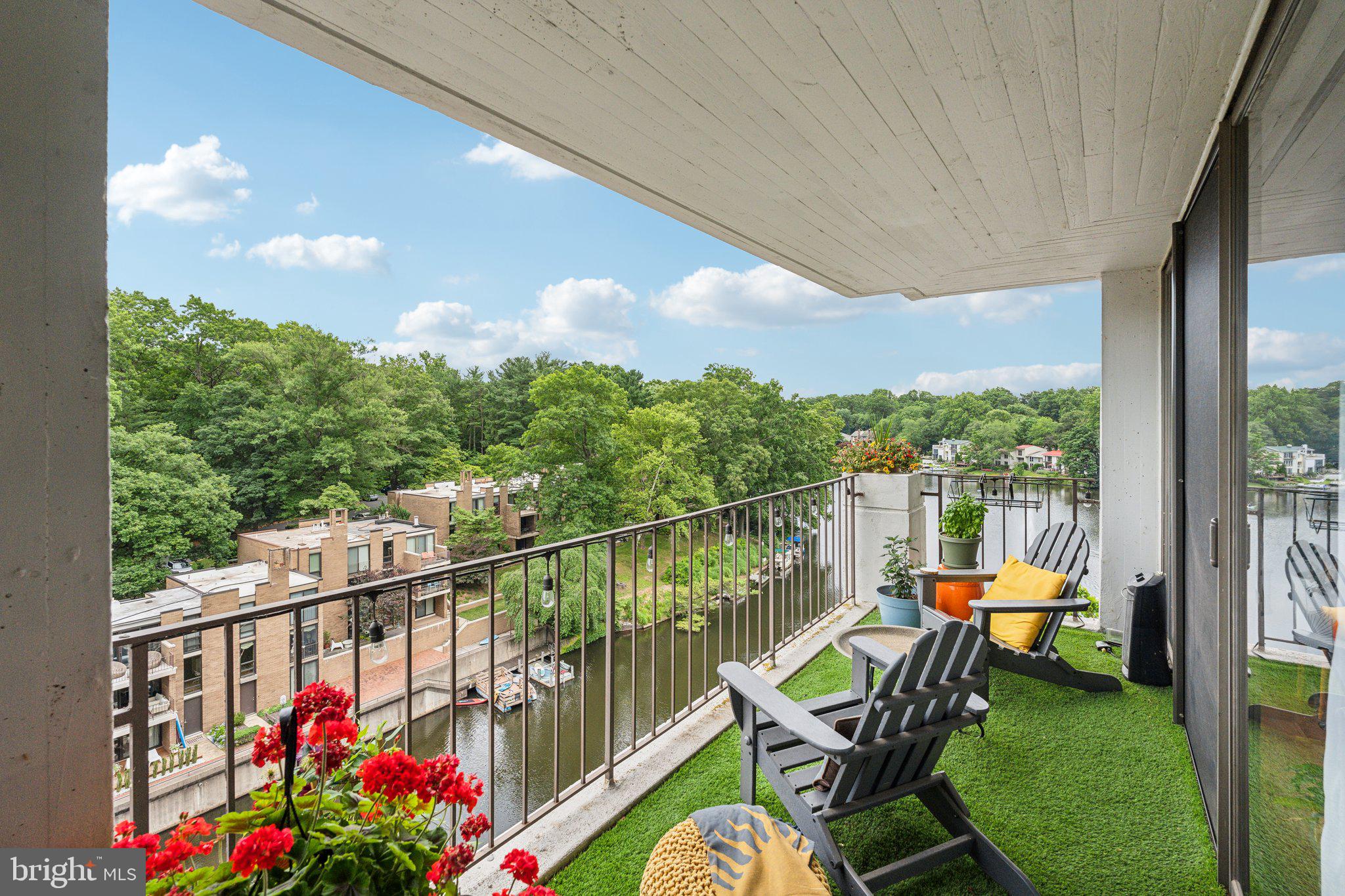 LAKE ANNE OF RESTON - Residential