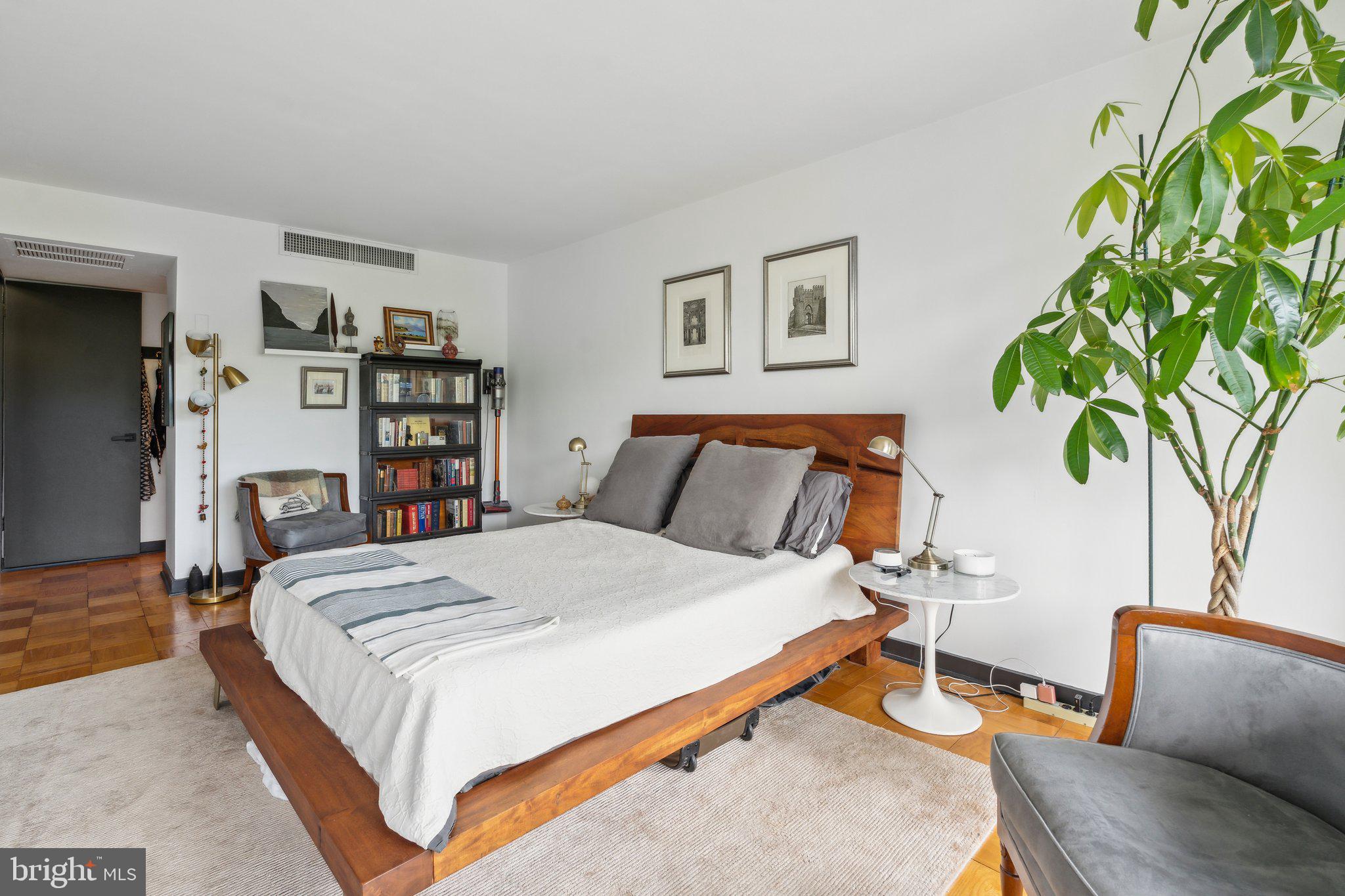 LAKE ANNE OF RESTON - Residential