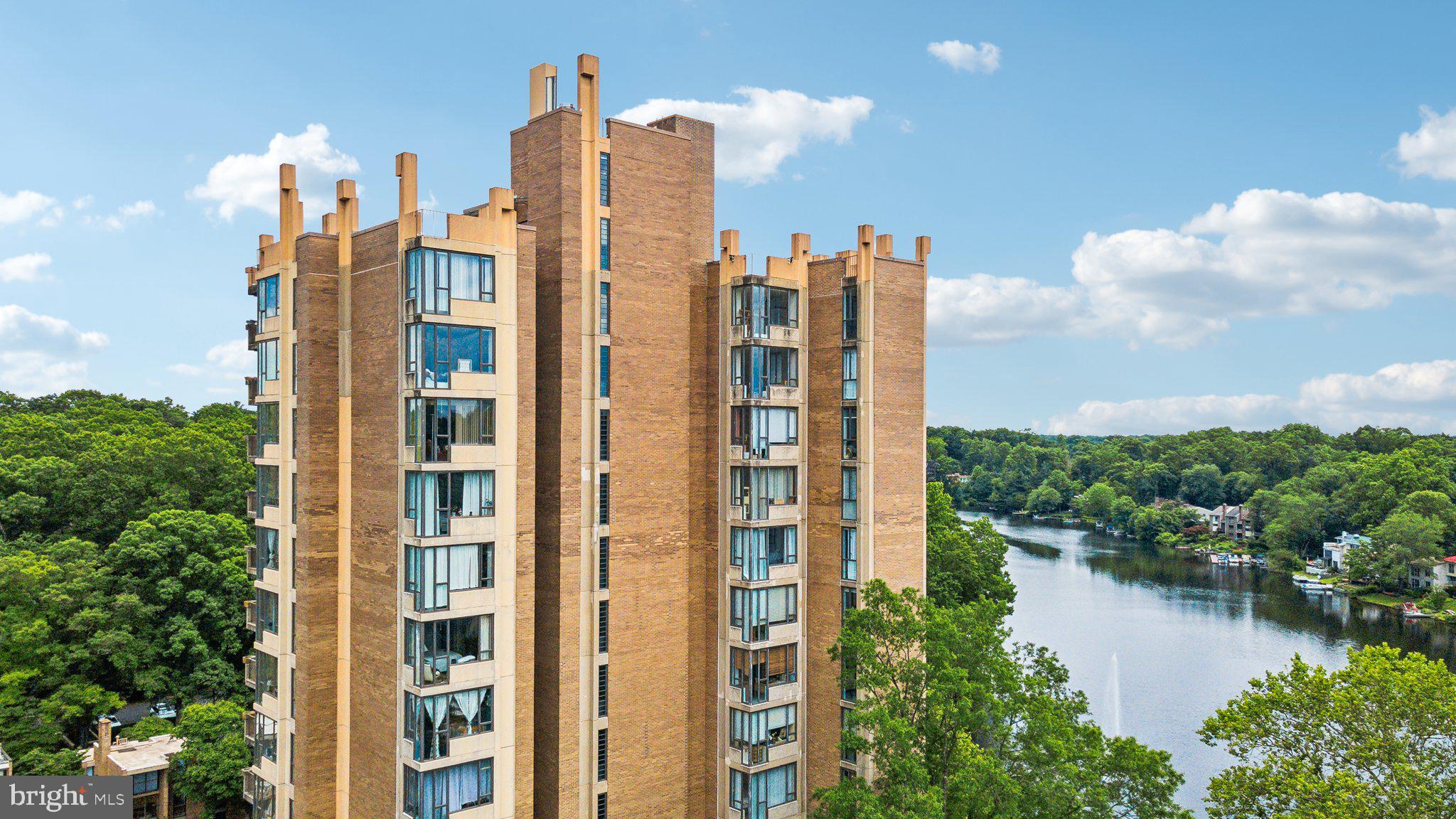 LAKE ANNE OF RESTON - Residential