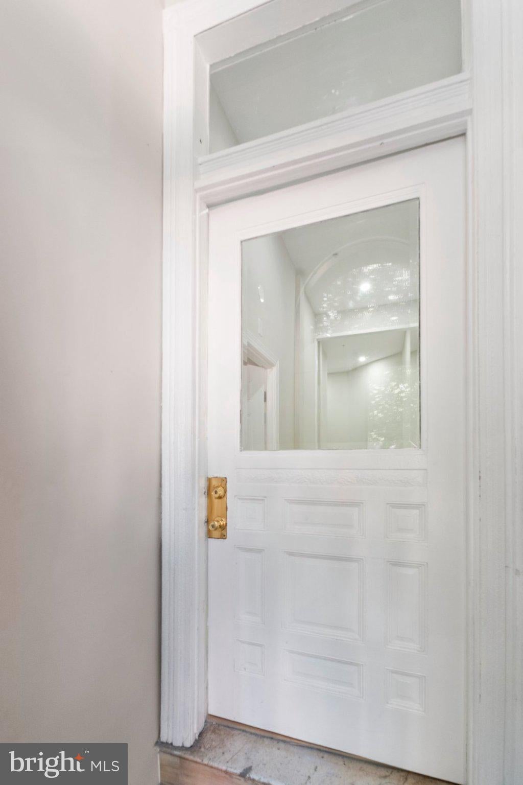 1927 SAINT PAUL STREET 1F