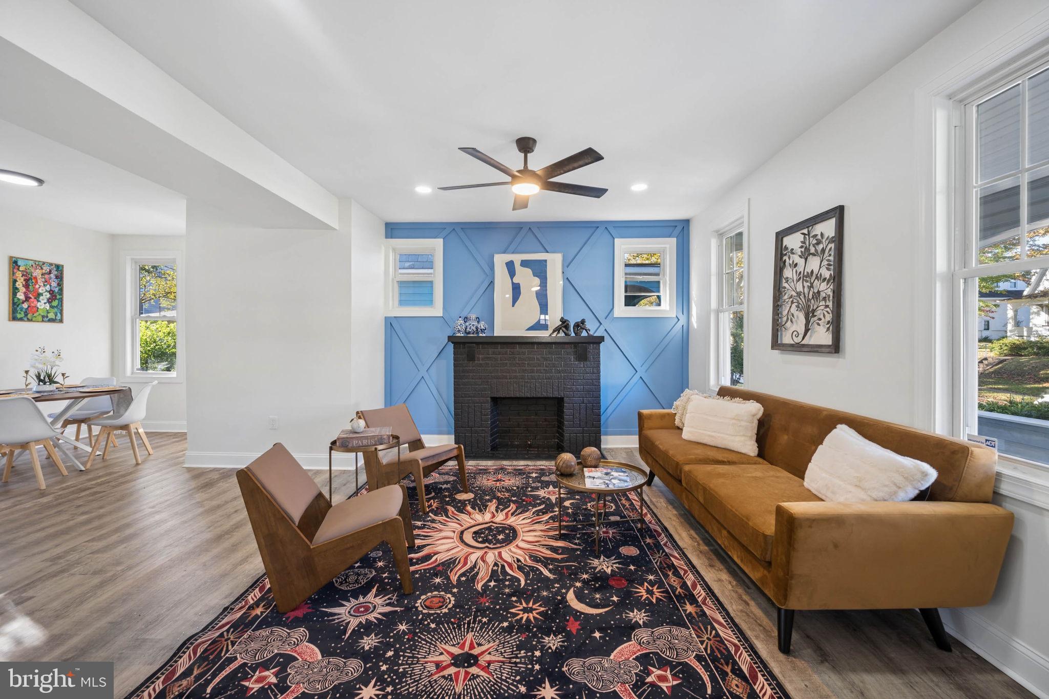 406 N ROCK GLEN ROAD