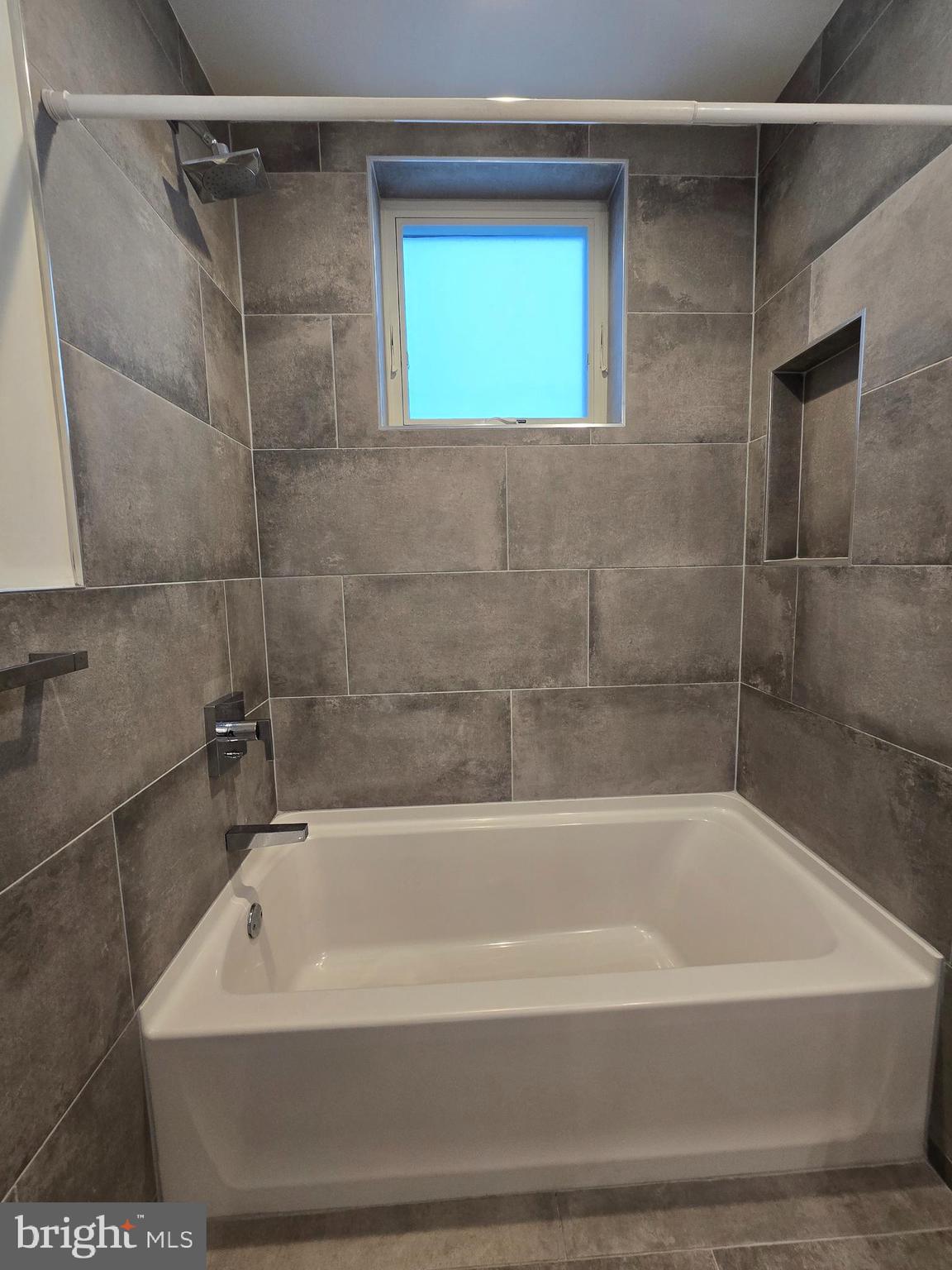 NORTH CENTRAL - Residential Lease