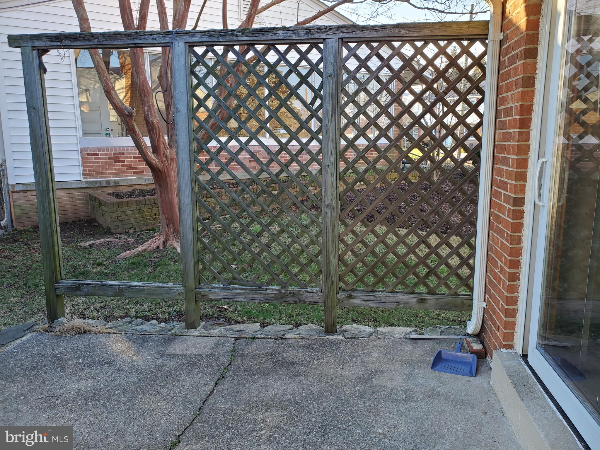 LEWIS HILLS - Residential