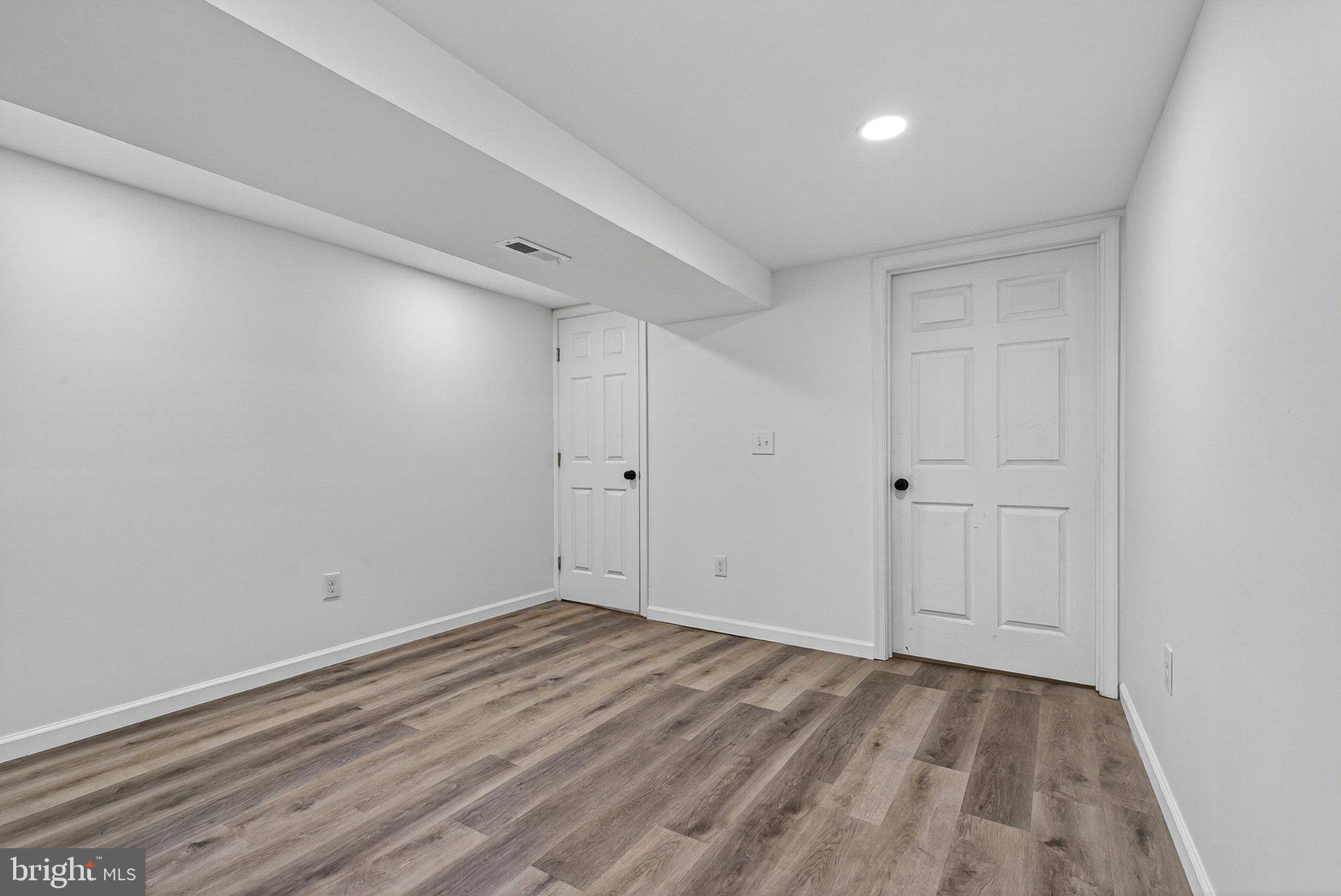 BARCLAY - Residential
