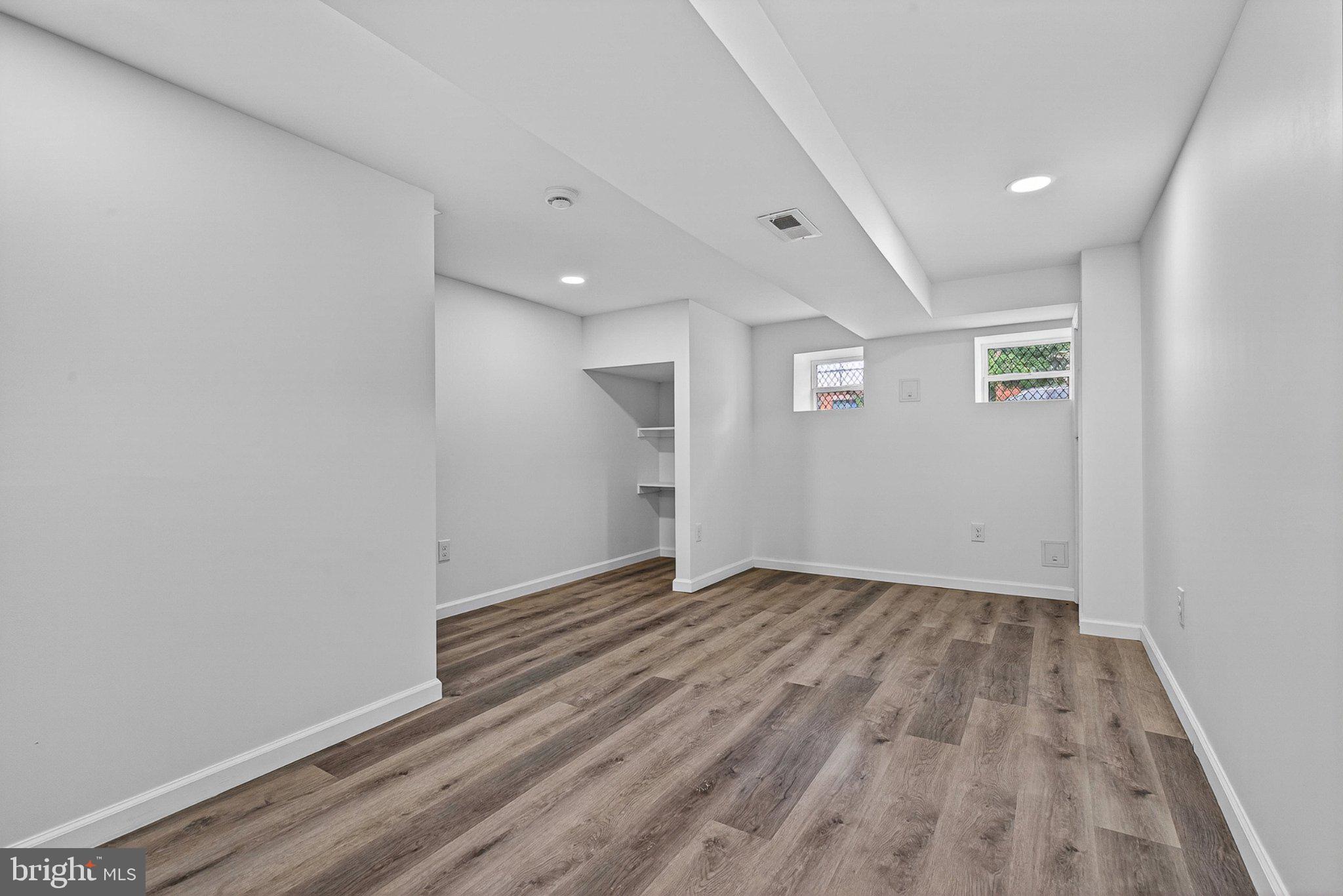 BARCLAY - Residential