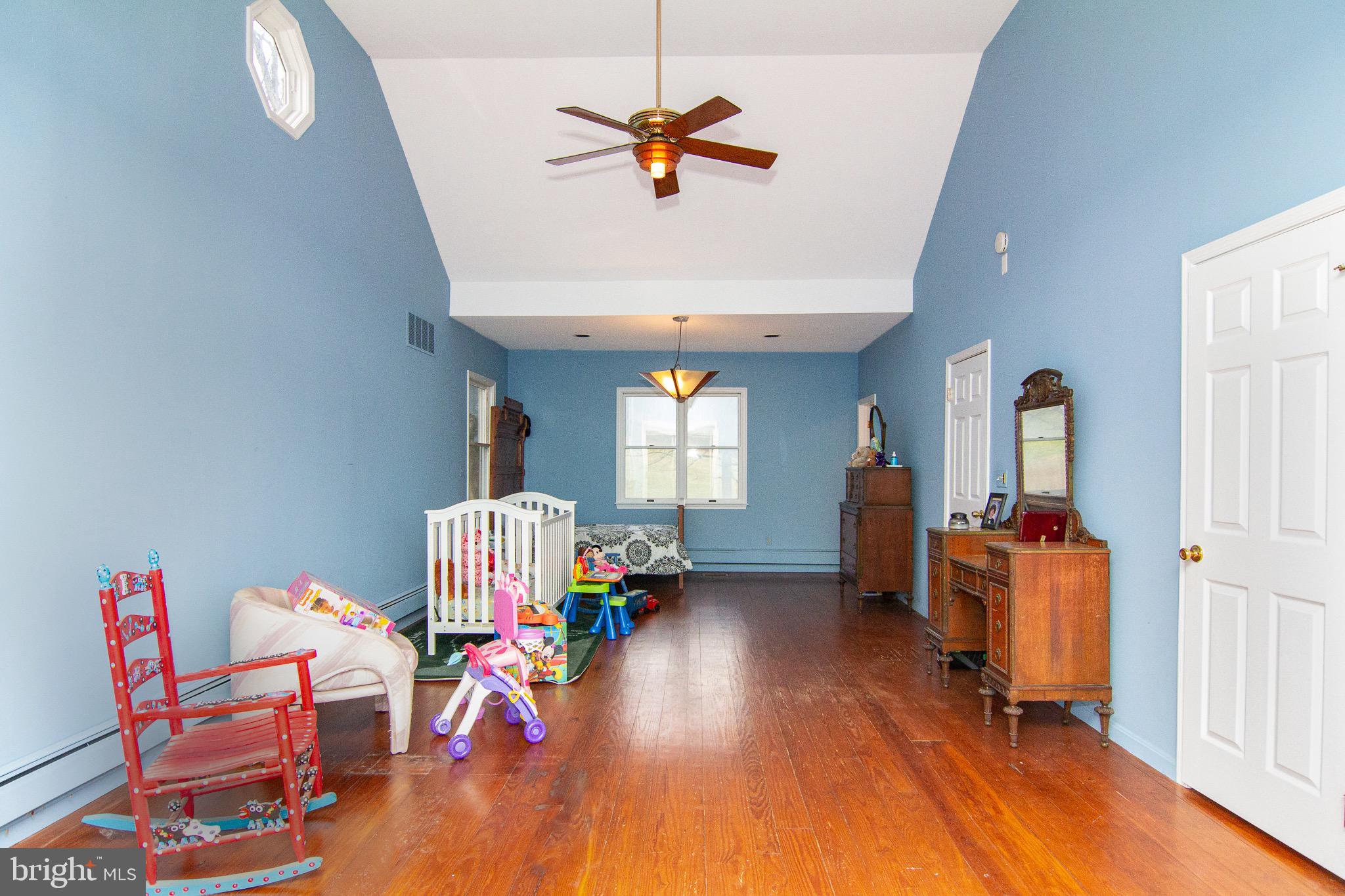 HAMPSTEAD - Residential