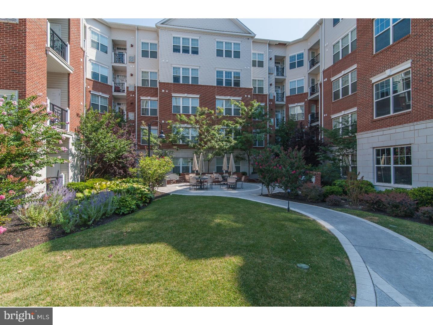 THE GRANDE AT RIVERVIEW - Residential