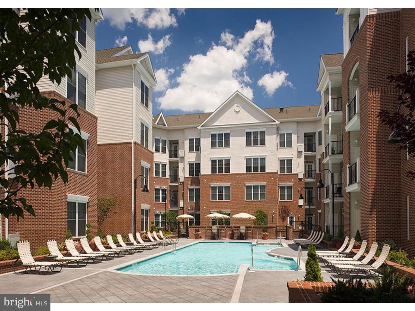 THE GRANDE AT RIVERVIEW - Residential