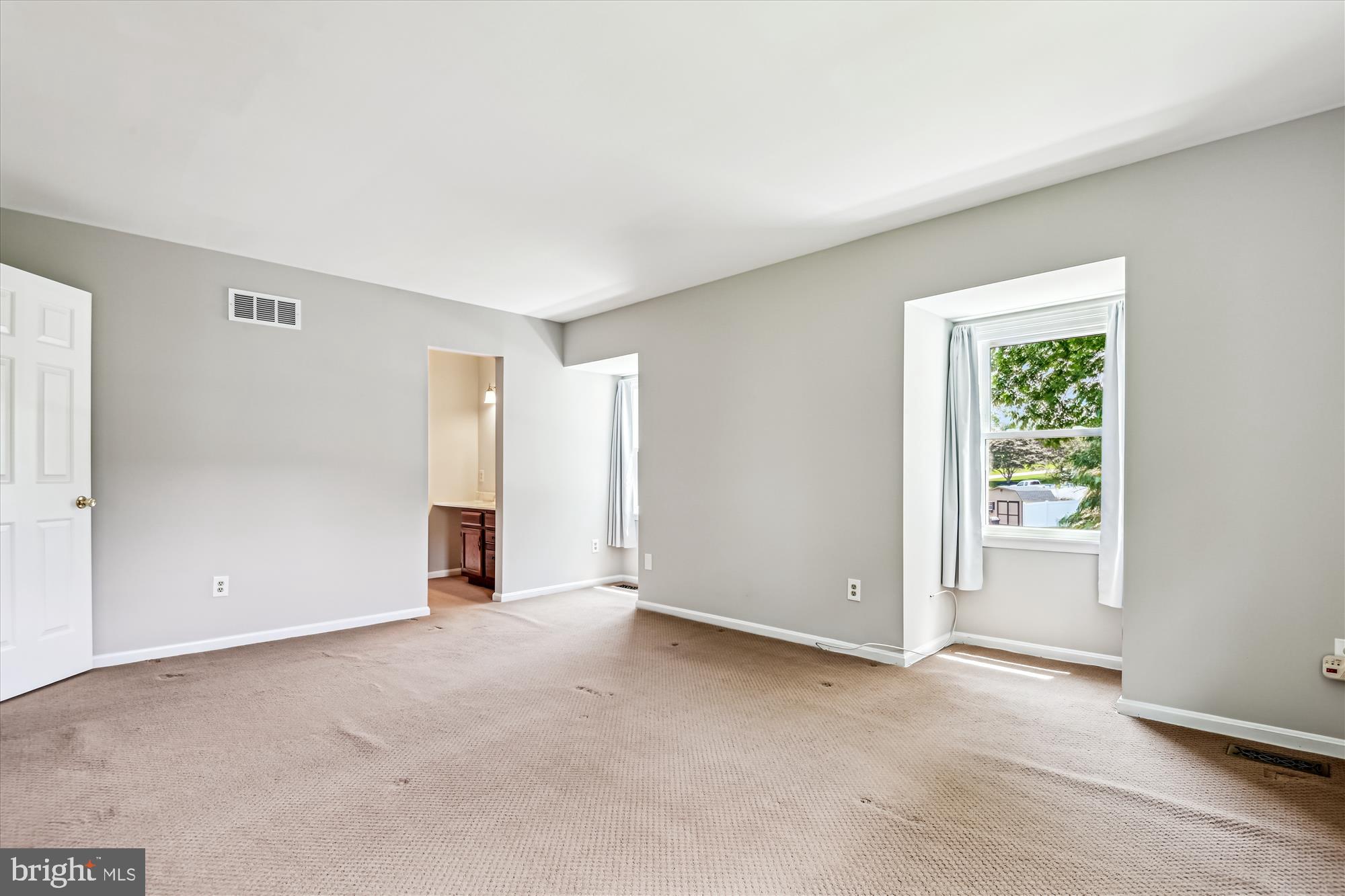 WOODRIDGE MANOR - Residential