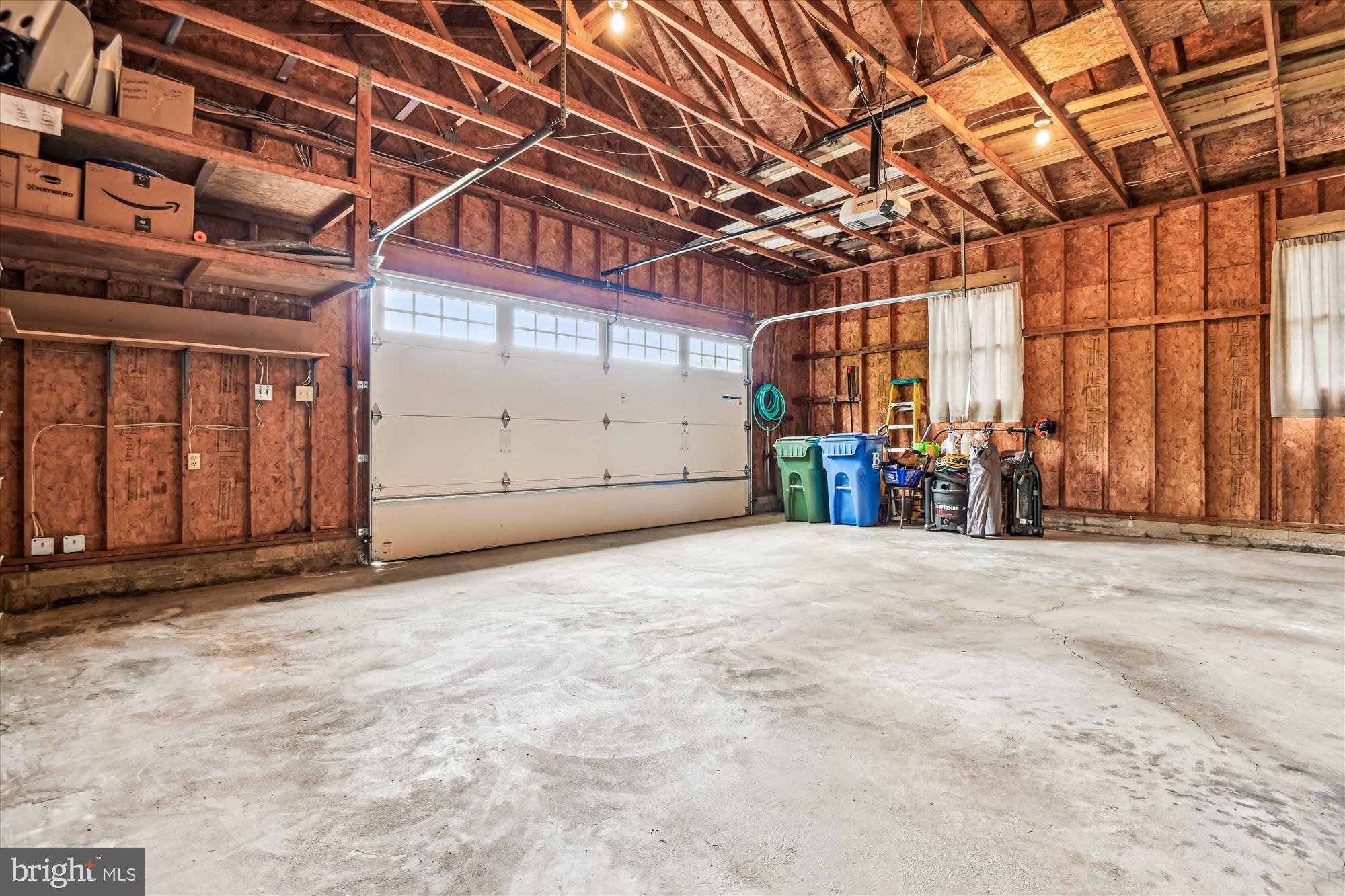 WOODRIDGE MANOR - Residential