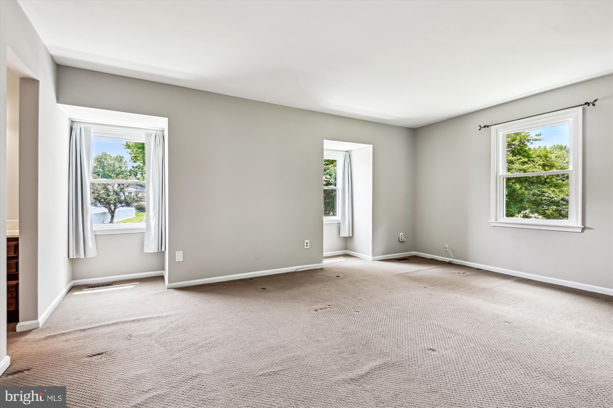 WOODRIDGE MANOR - Residential