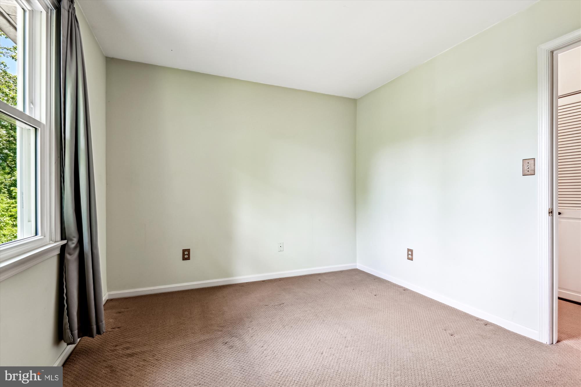 WOODRIDGE MANOR - Residential