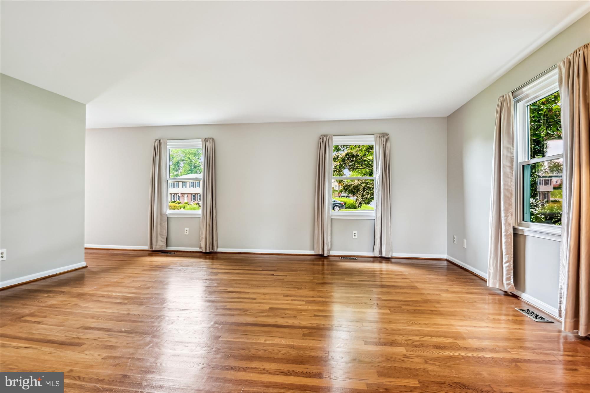 WOODRIDGE MANOR - Residential