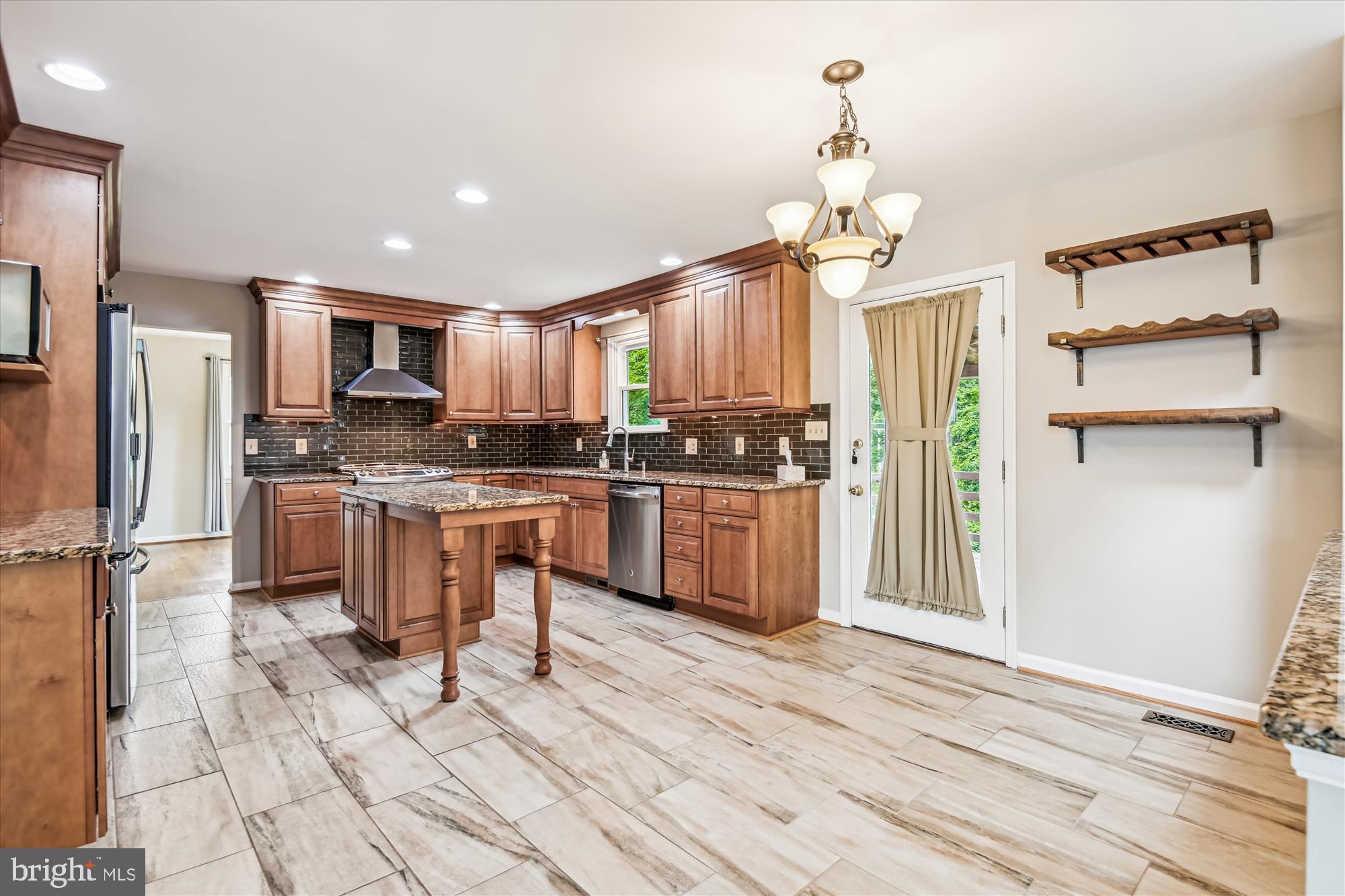 WOODRIDGE MANOR - Residential