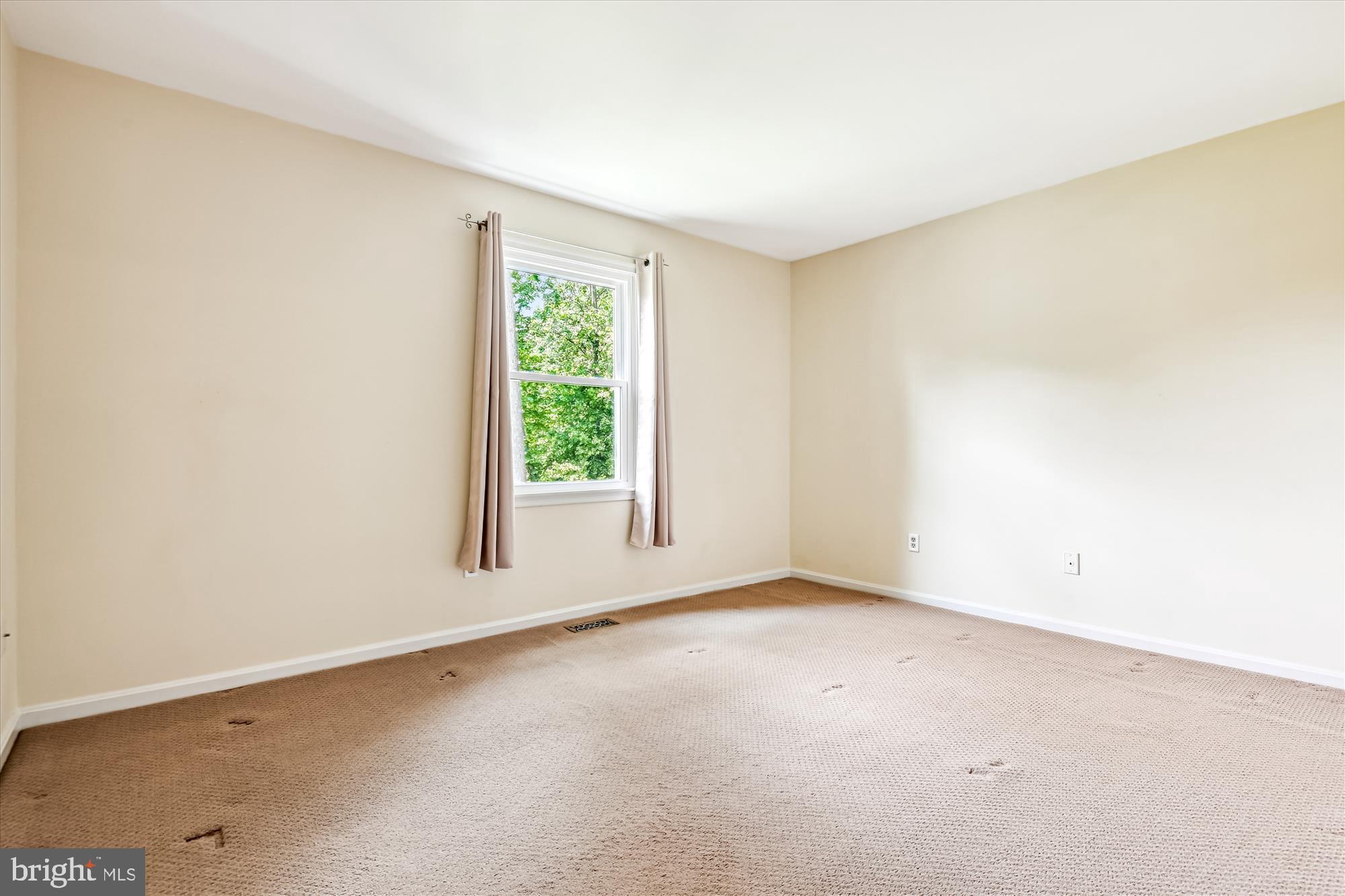 WOODRIDGE MANOR - Residential