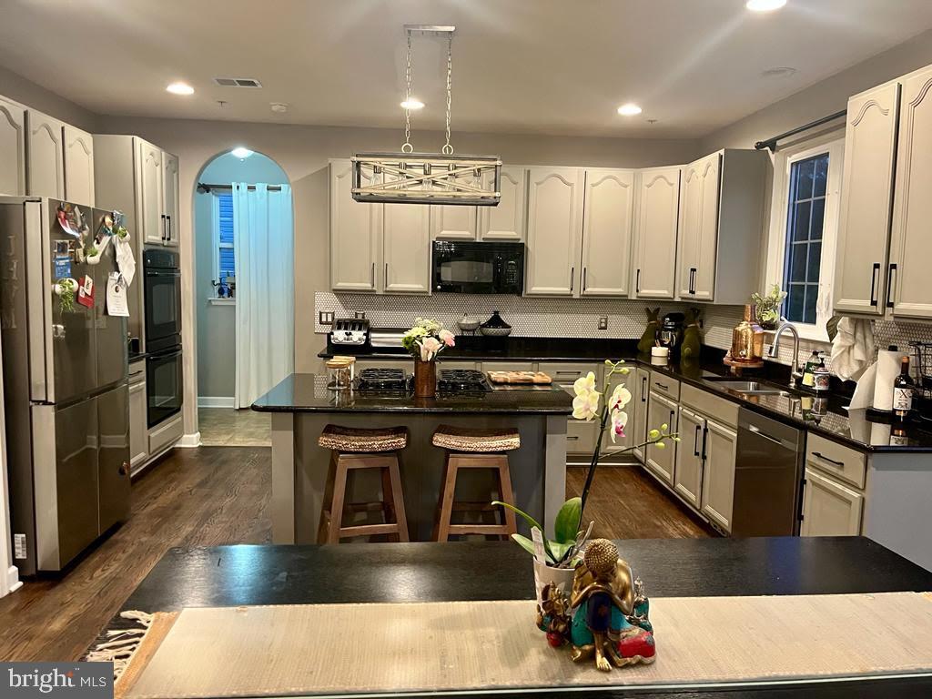 BALLANTRAE - Residential Lease