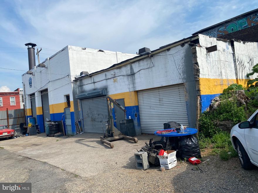 Included in this sale are 8 other properties all vacant lots which makes this property ideal for most commercial endeavor. This piece of real estate is ideally positioned to benefit from the high vehicular traffic of 6th street. The boundary of this package starts from Fairhill Street to N. 6th Street thereby taking advantage of both street corner. Property is currently used as an auto repair facility / storage and possession is immediate.