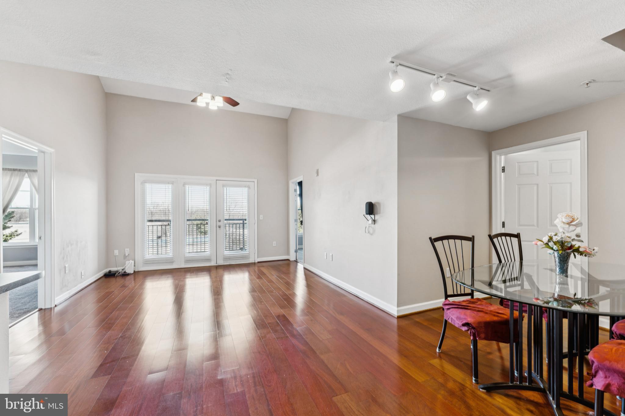 FITZ AT ROCKVILLE TOWN C - Residential