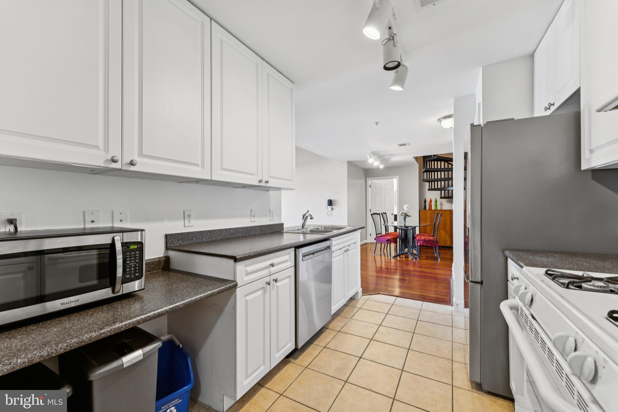 FITZ AT ROCKVILLE TOWN C - Residential