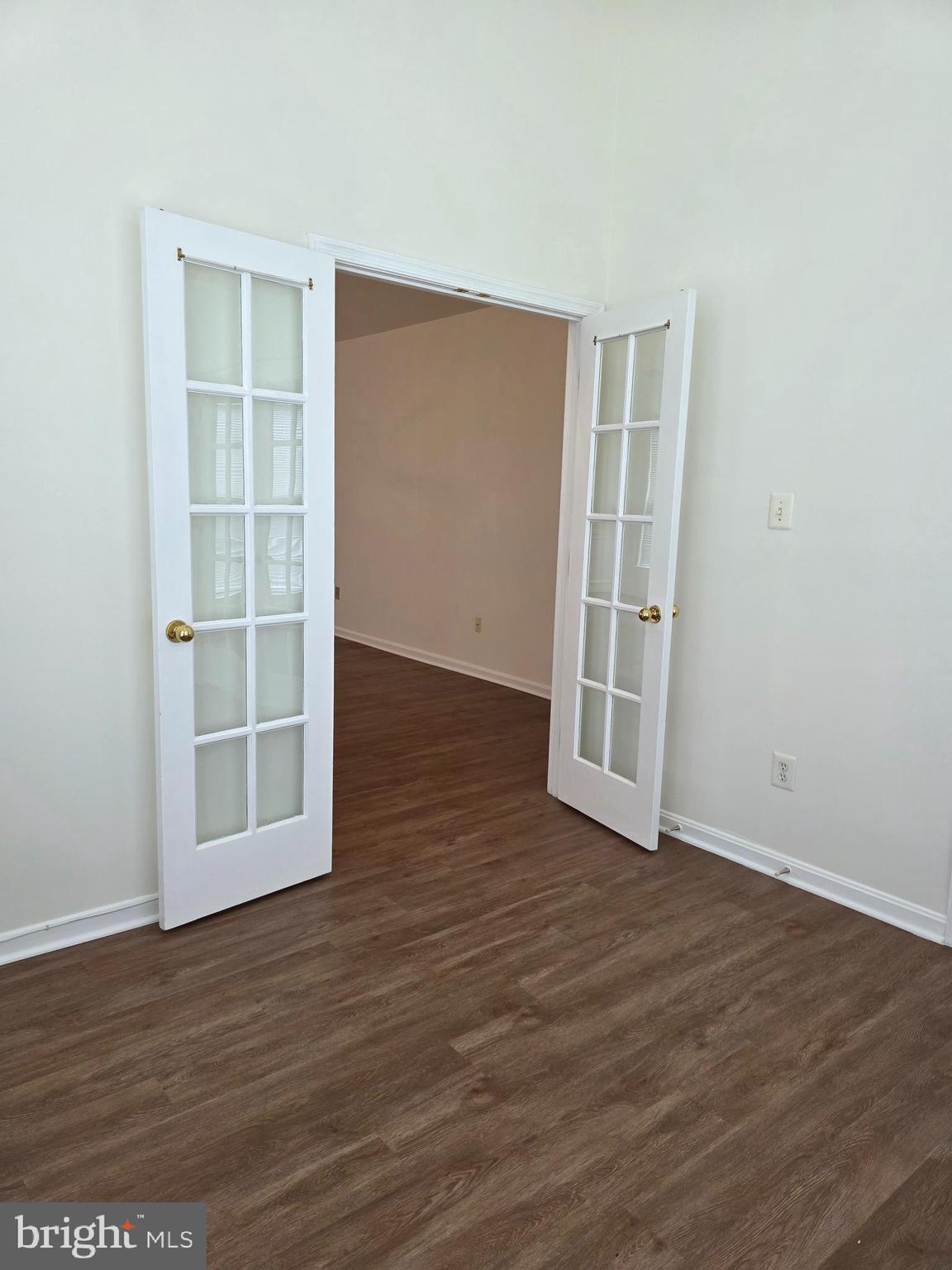 LAKESIDE AT SOUTH RIDING - Residential Lease