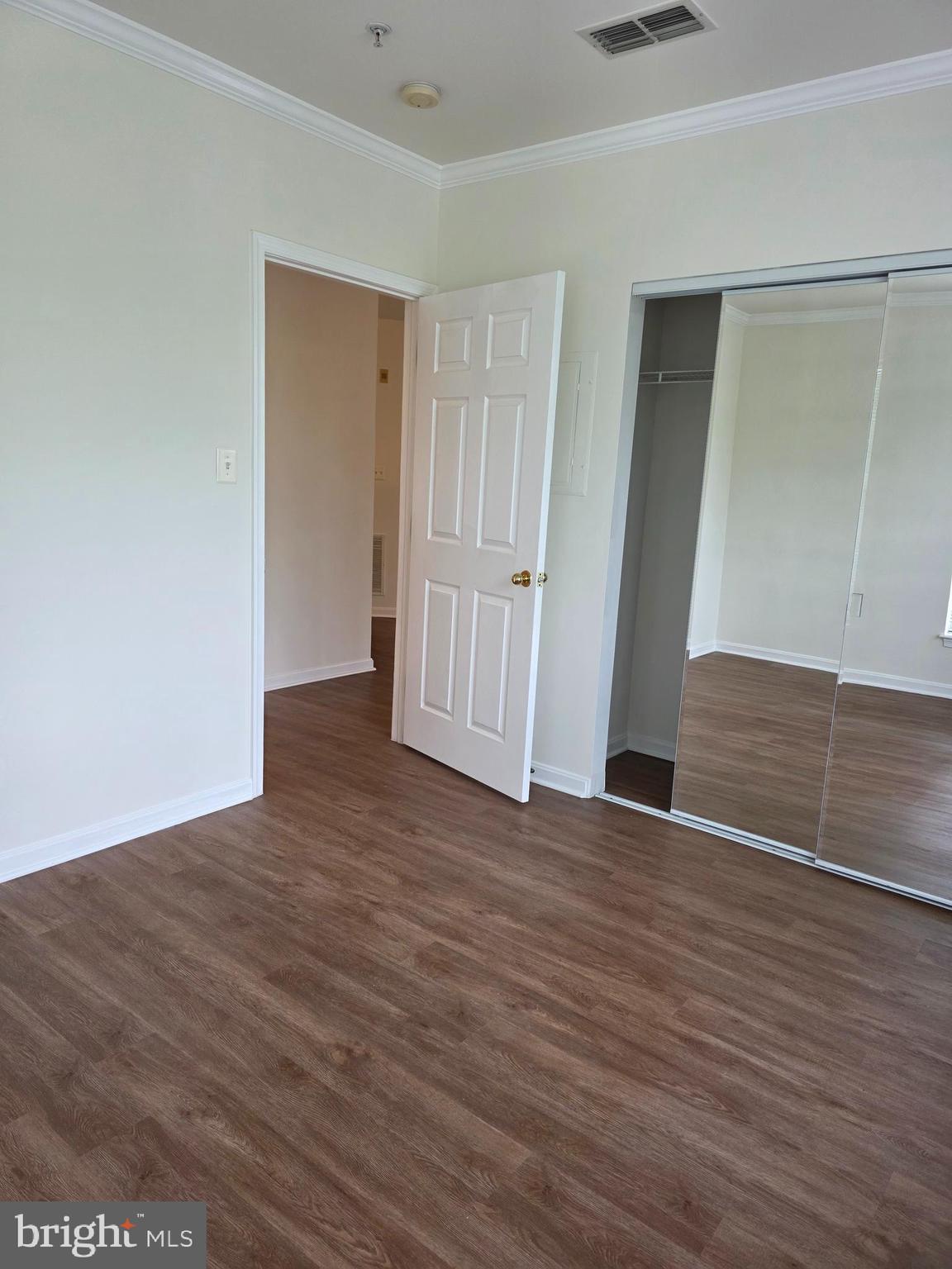 LAKESIDE AT SOUTH RIDING - Residential Lease