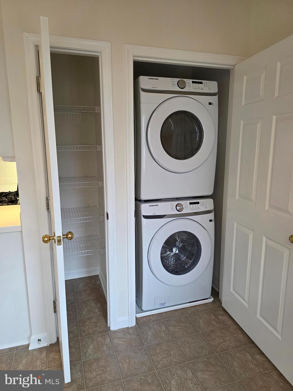 LAKESIDE AT SOUTH RIDING - Residential Lease