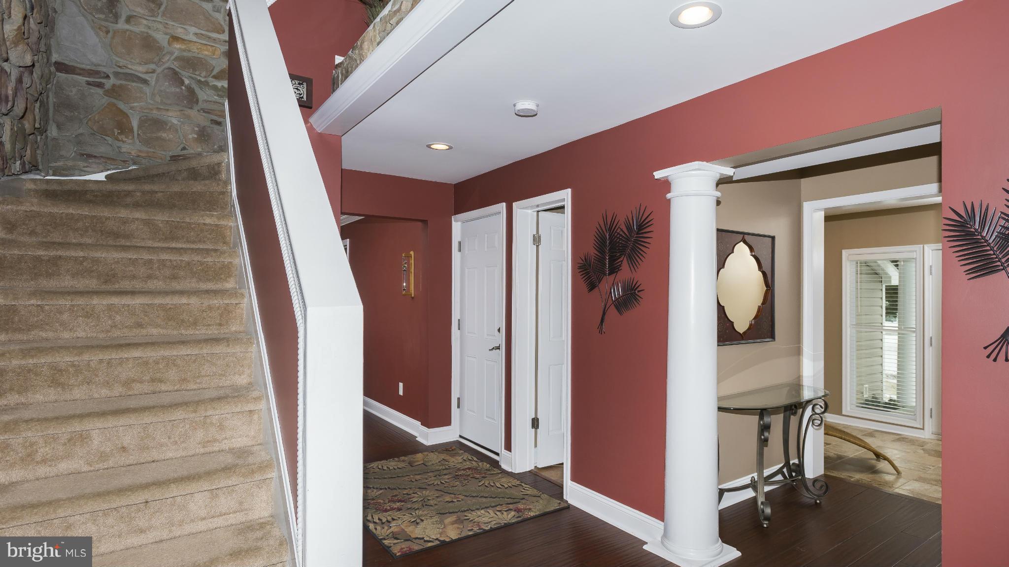 QUEEN ANNE COLONY - Residential