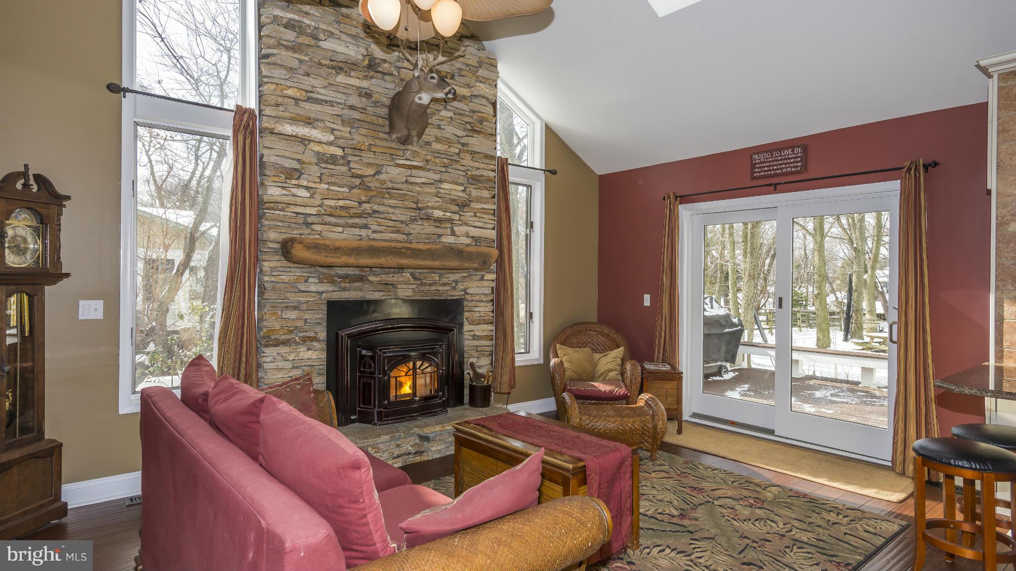 QUEEN ANNE COLONY - Residential