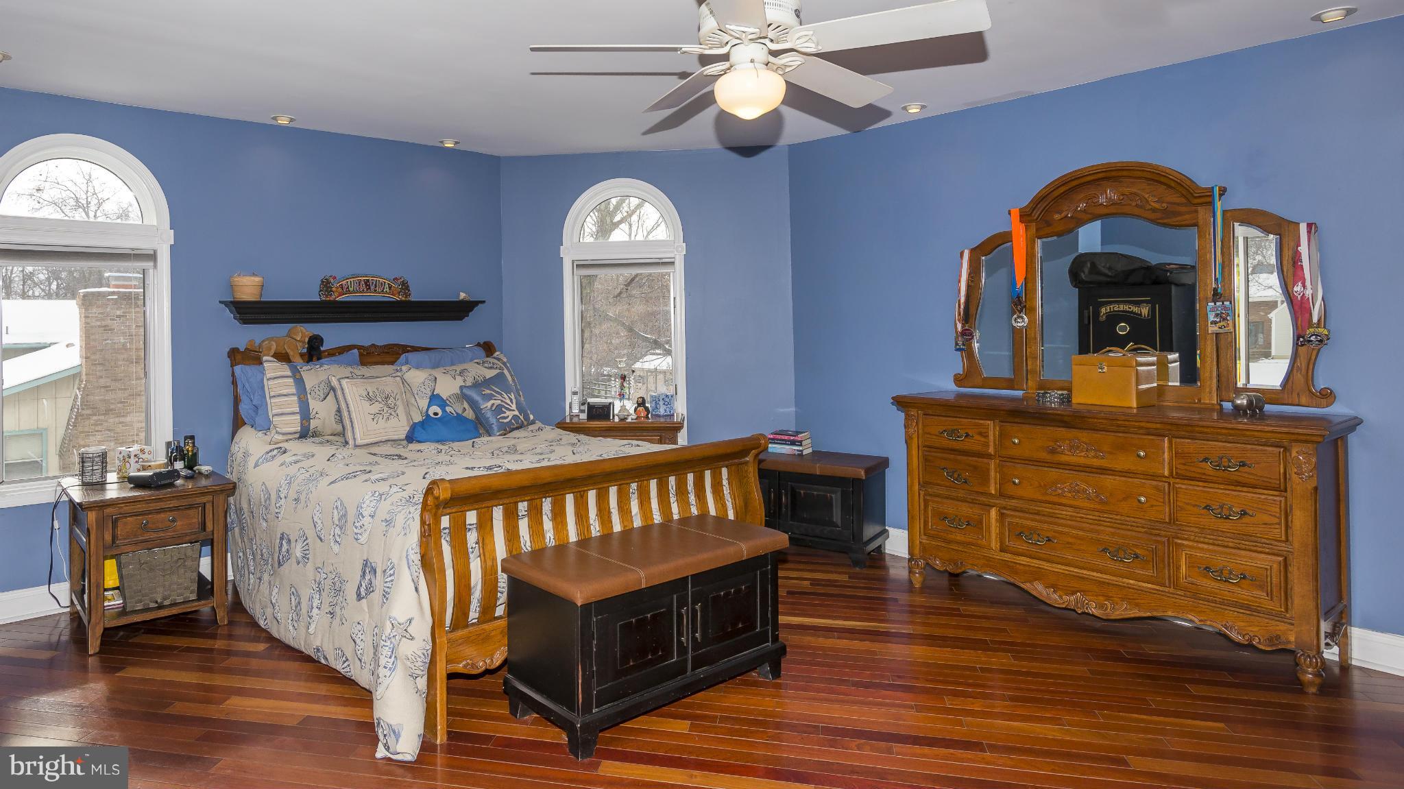 QUEEN ANNE COLONY - Residential