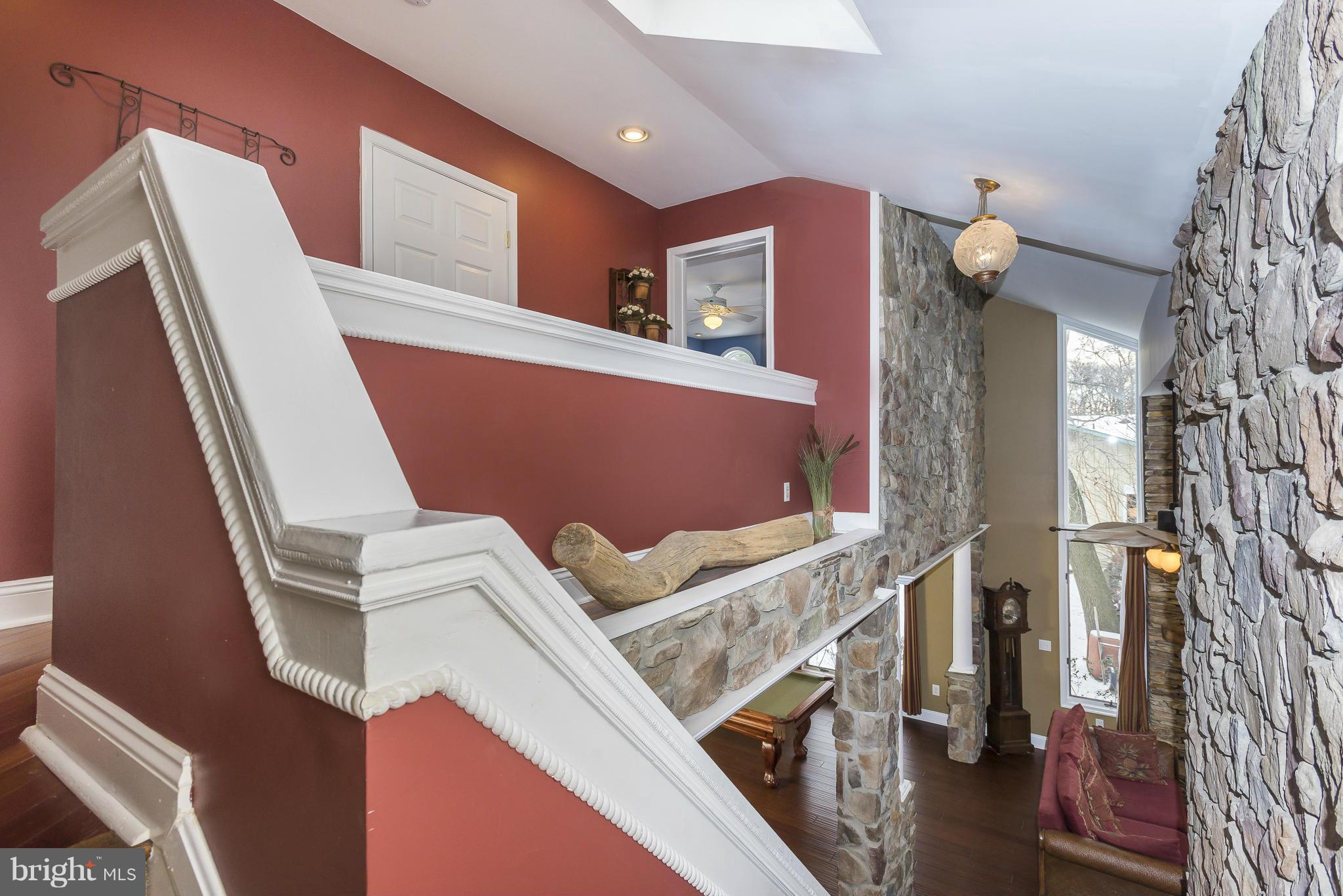 QUEEN ANNE COLONY - Residential