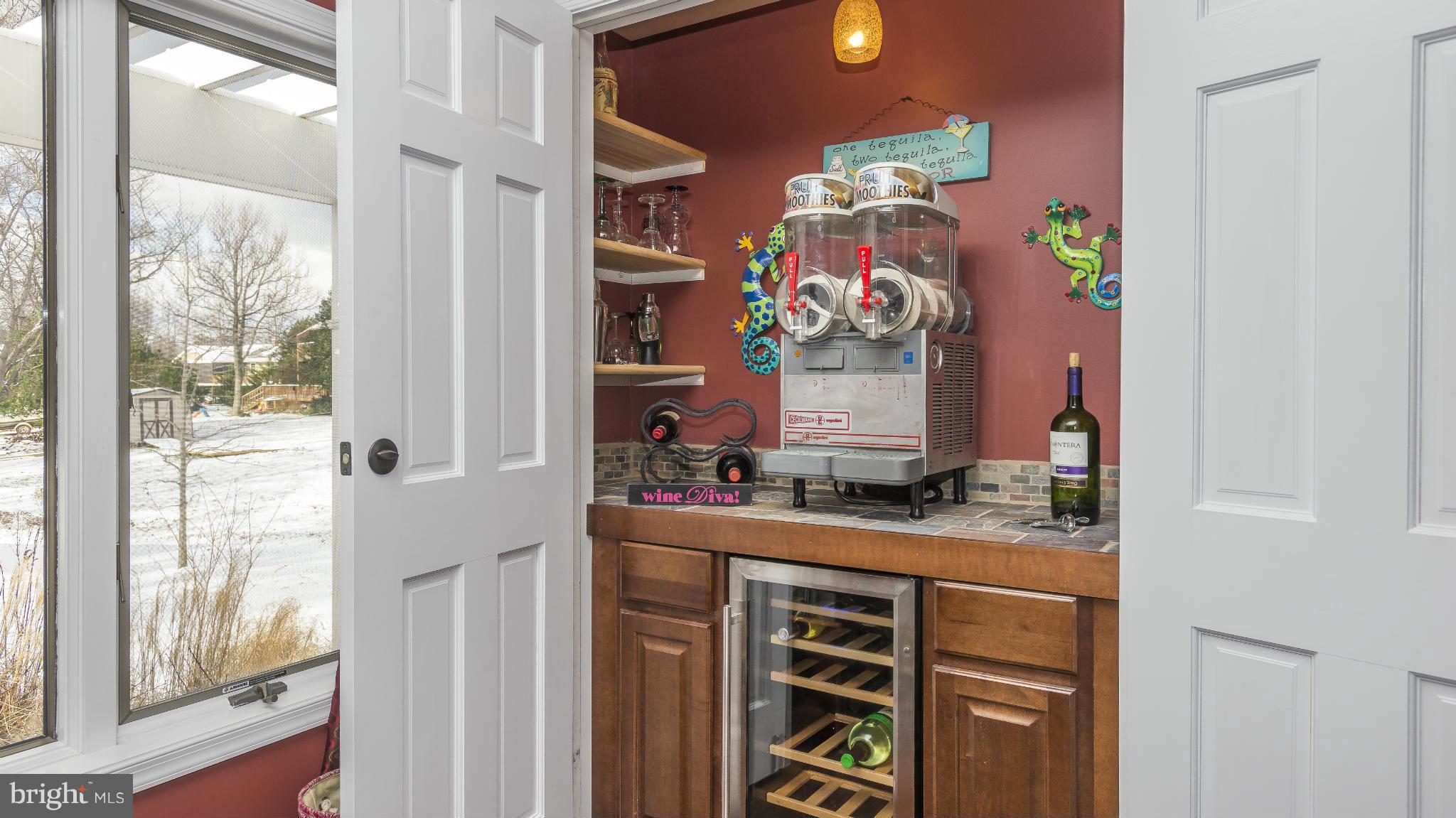 QUEEN ANNE COLONY - Residential