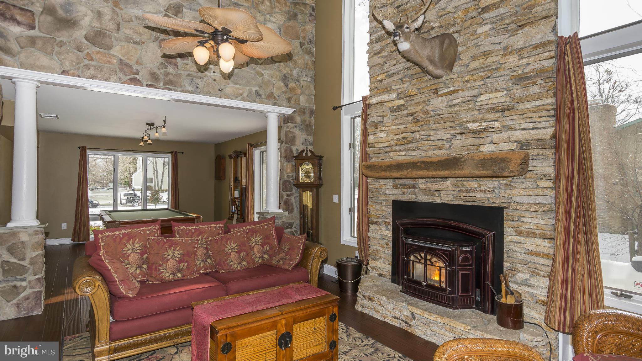 QUEEN ANNE COLONY - Residential