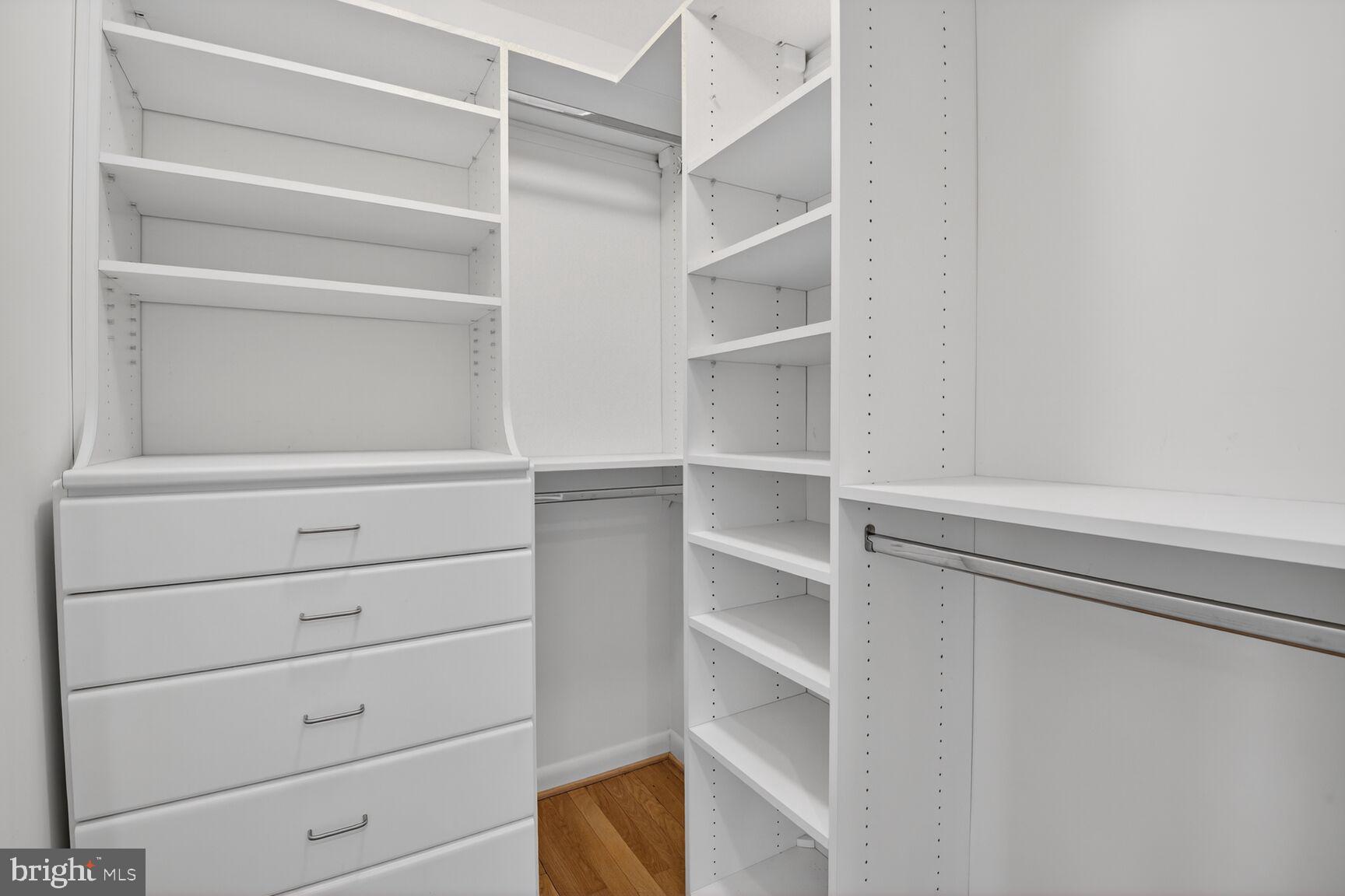 KENWOOD PARK - Residential