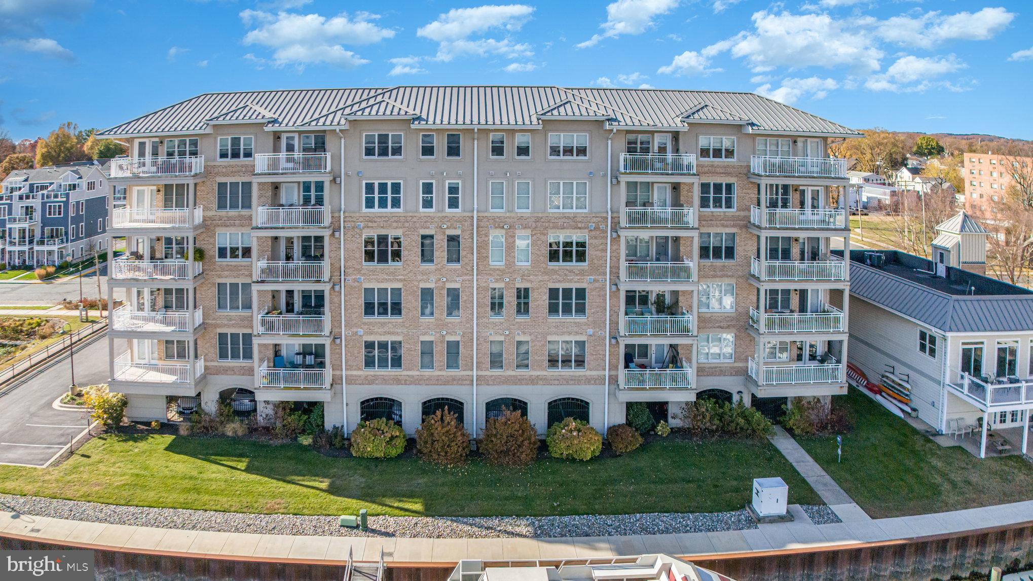 HERON HARBOR - Residential